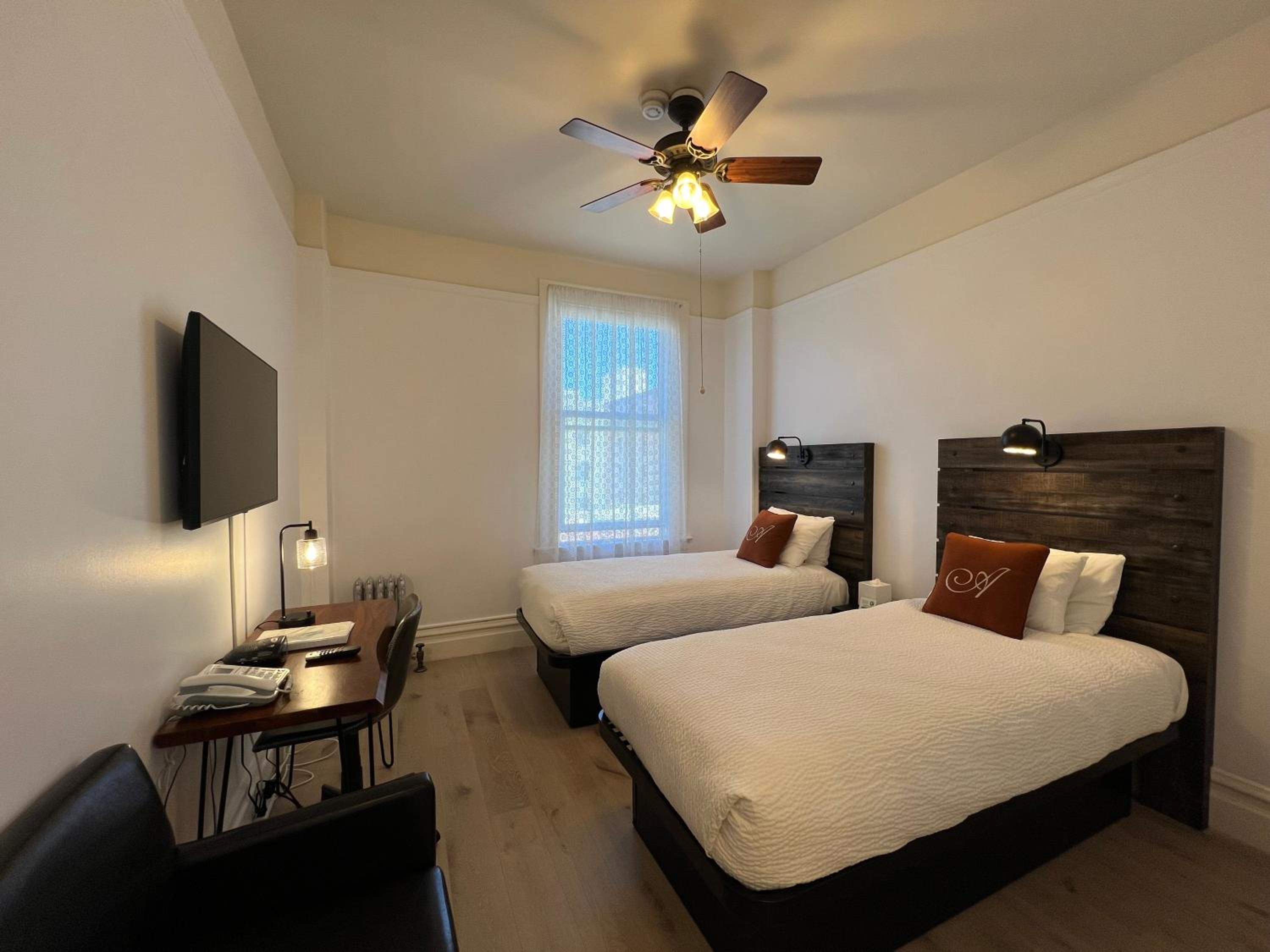 Deluxe Twin Room - Photo 1