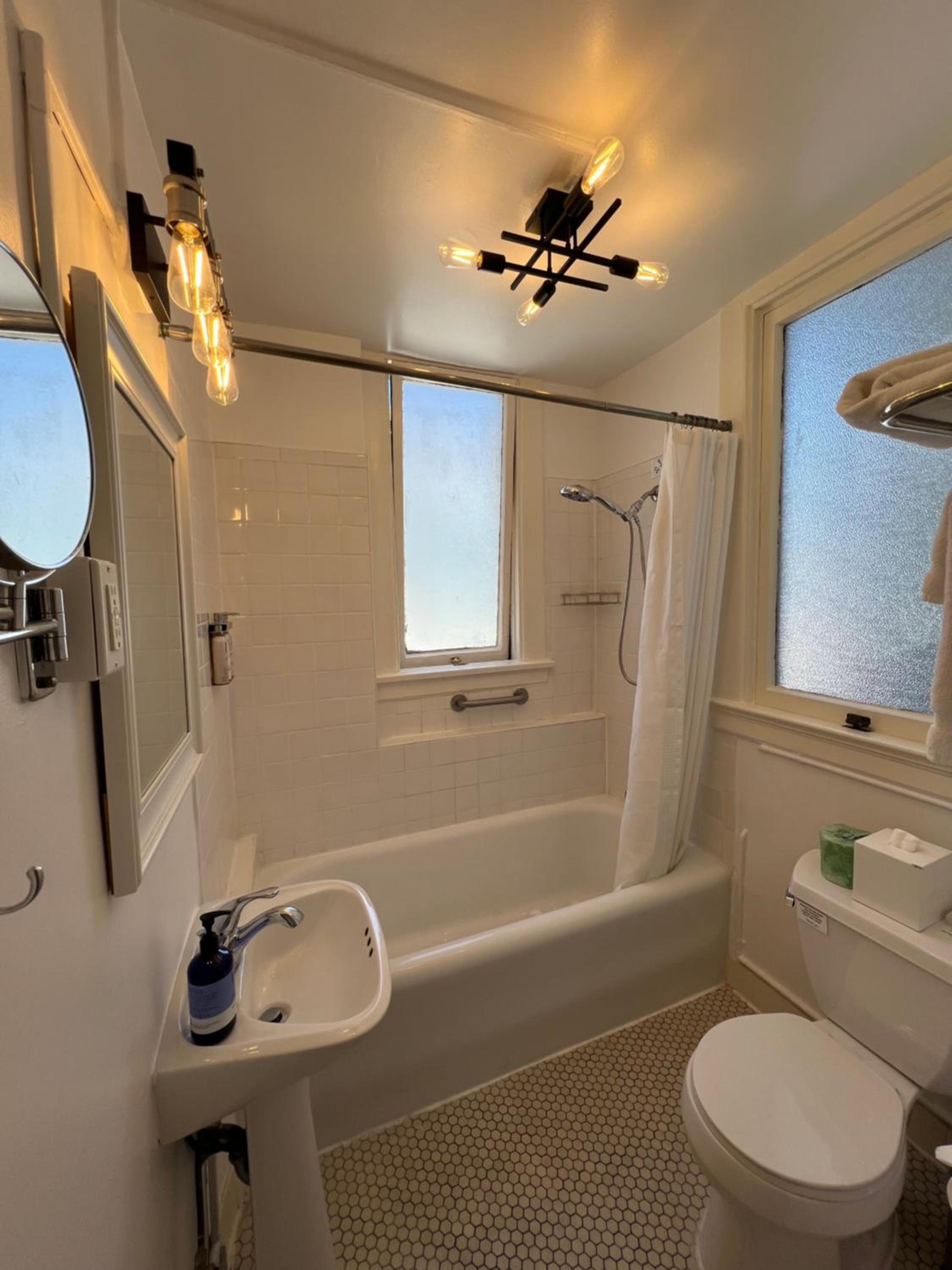 Deluxe Twin Room - Photo 3
