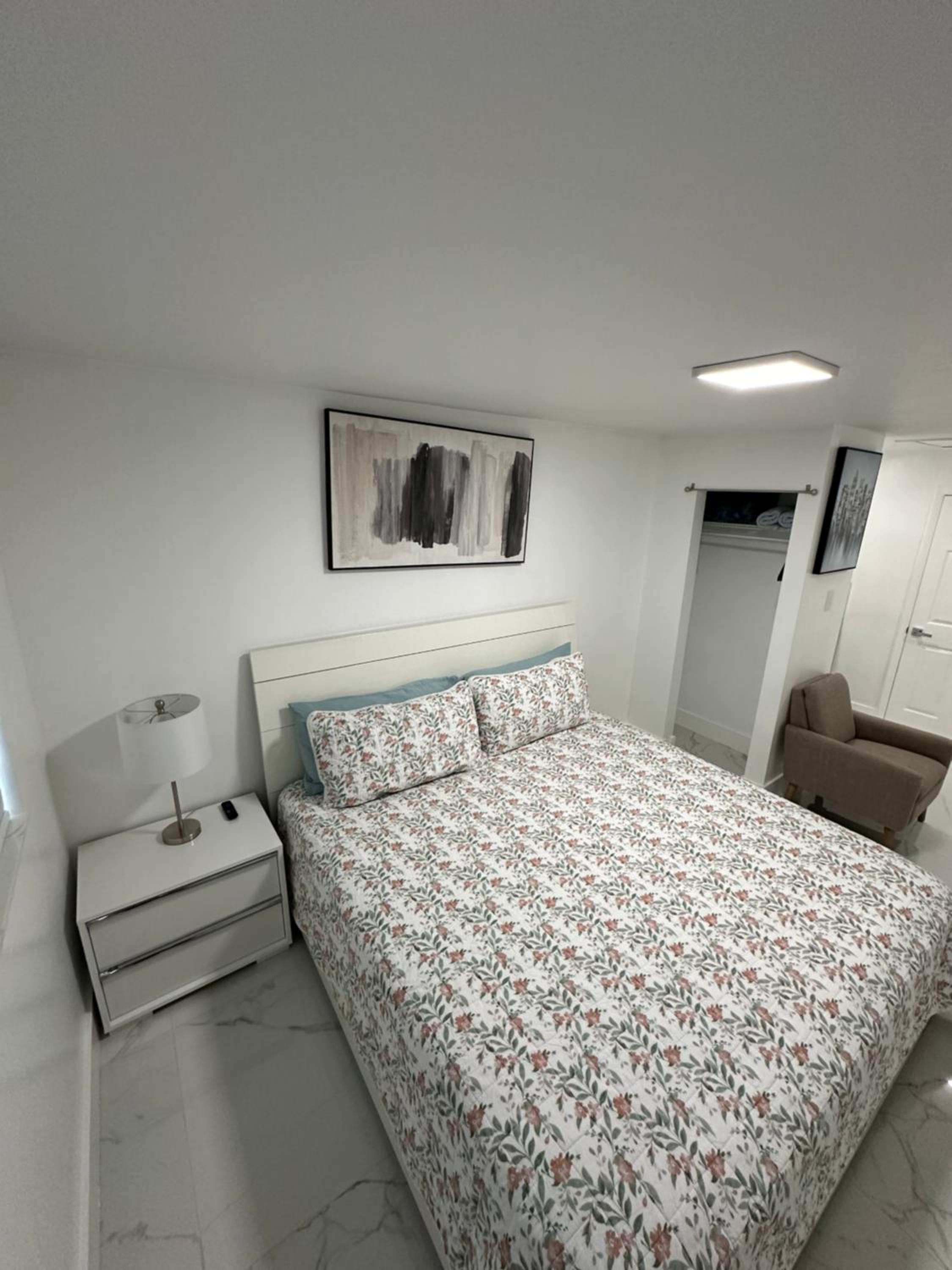 One-Bedroom Apartment photo 3