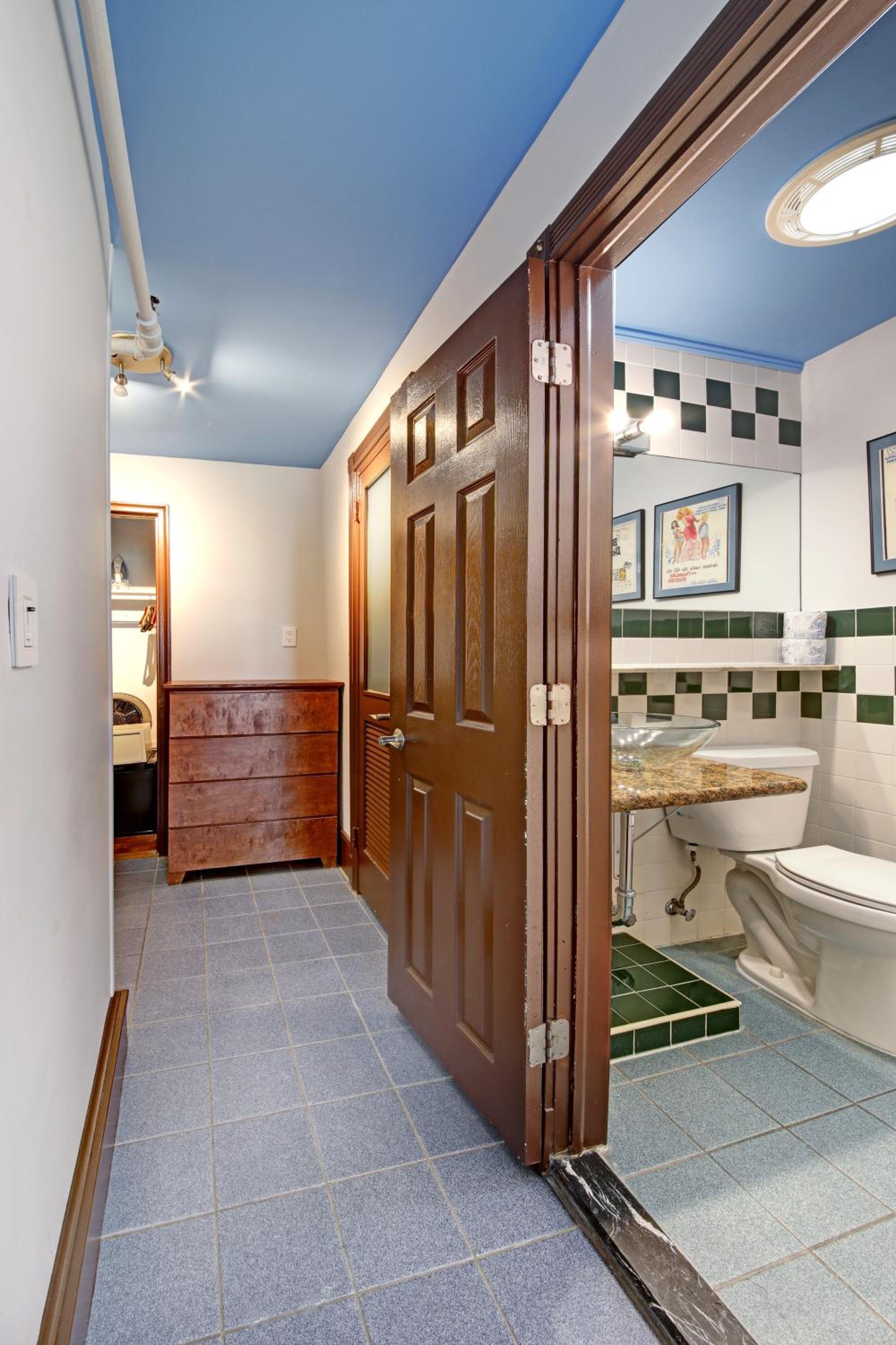 One-Bedroom Suite thumbnail 5