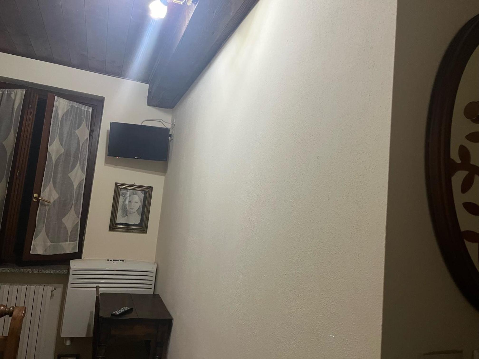 Small Single Room photo 3