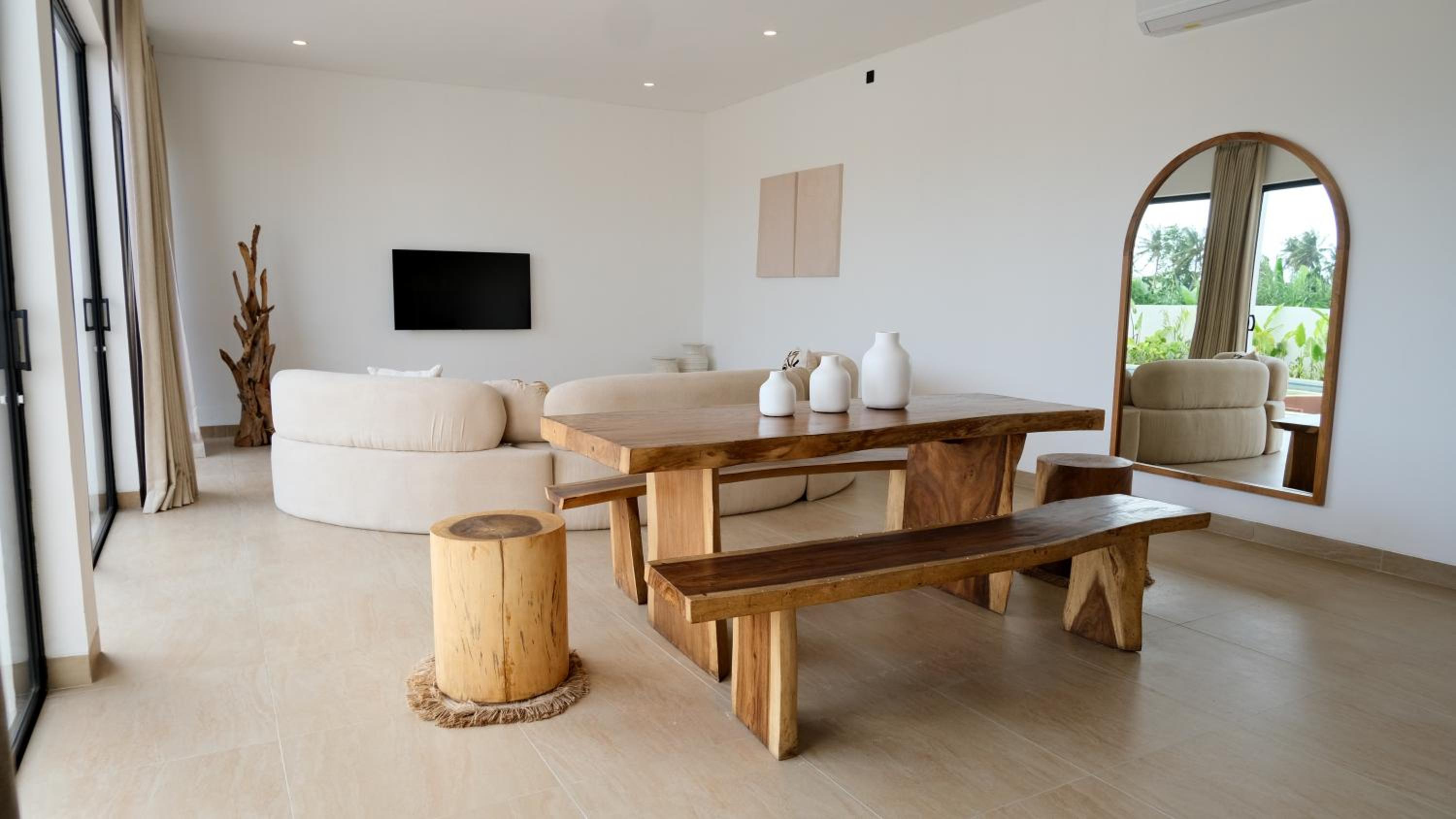 Villa photo 2