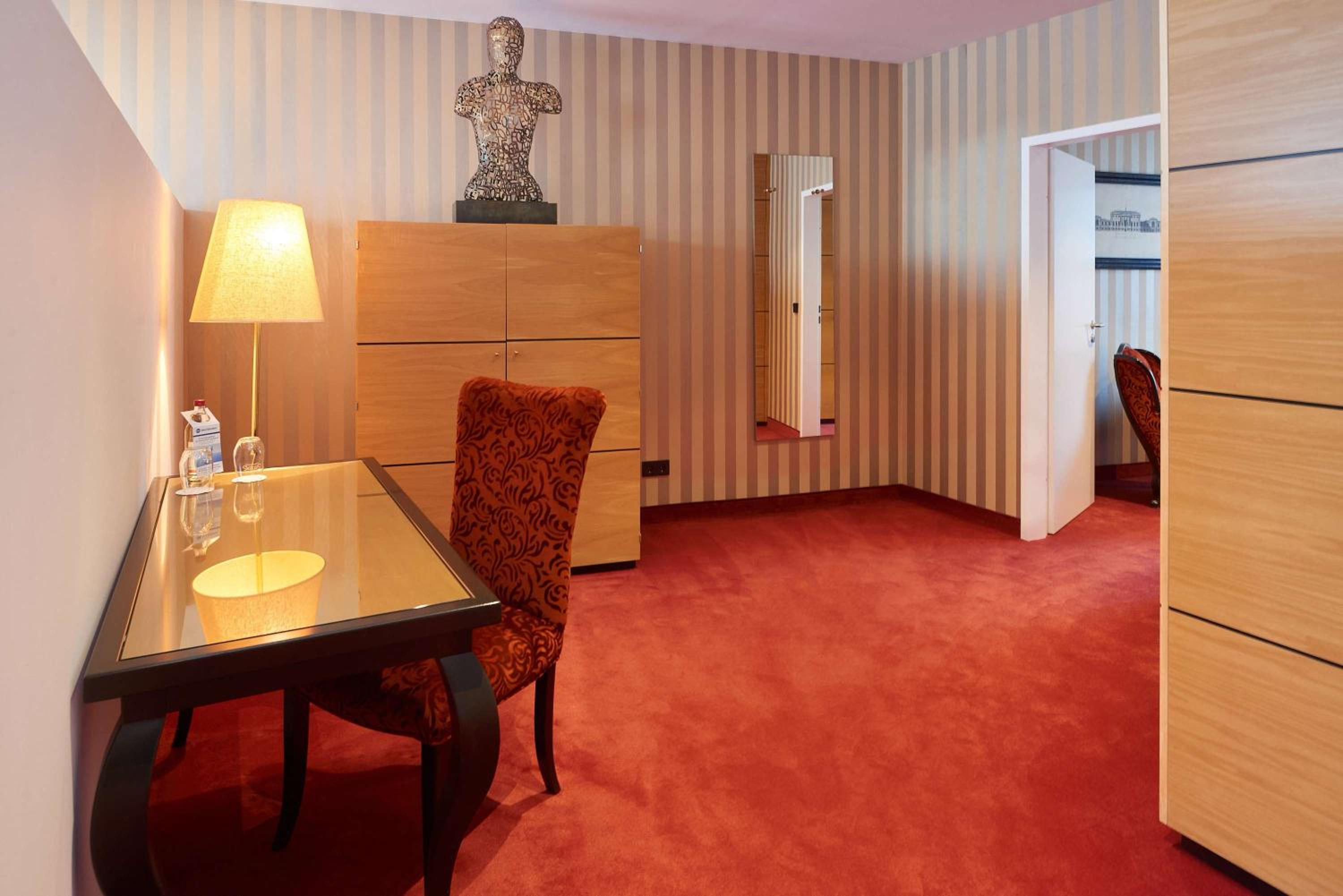 Suite with Balcony - Non-Smoking photo 1