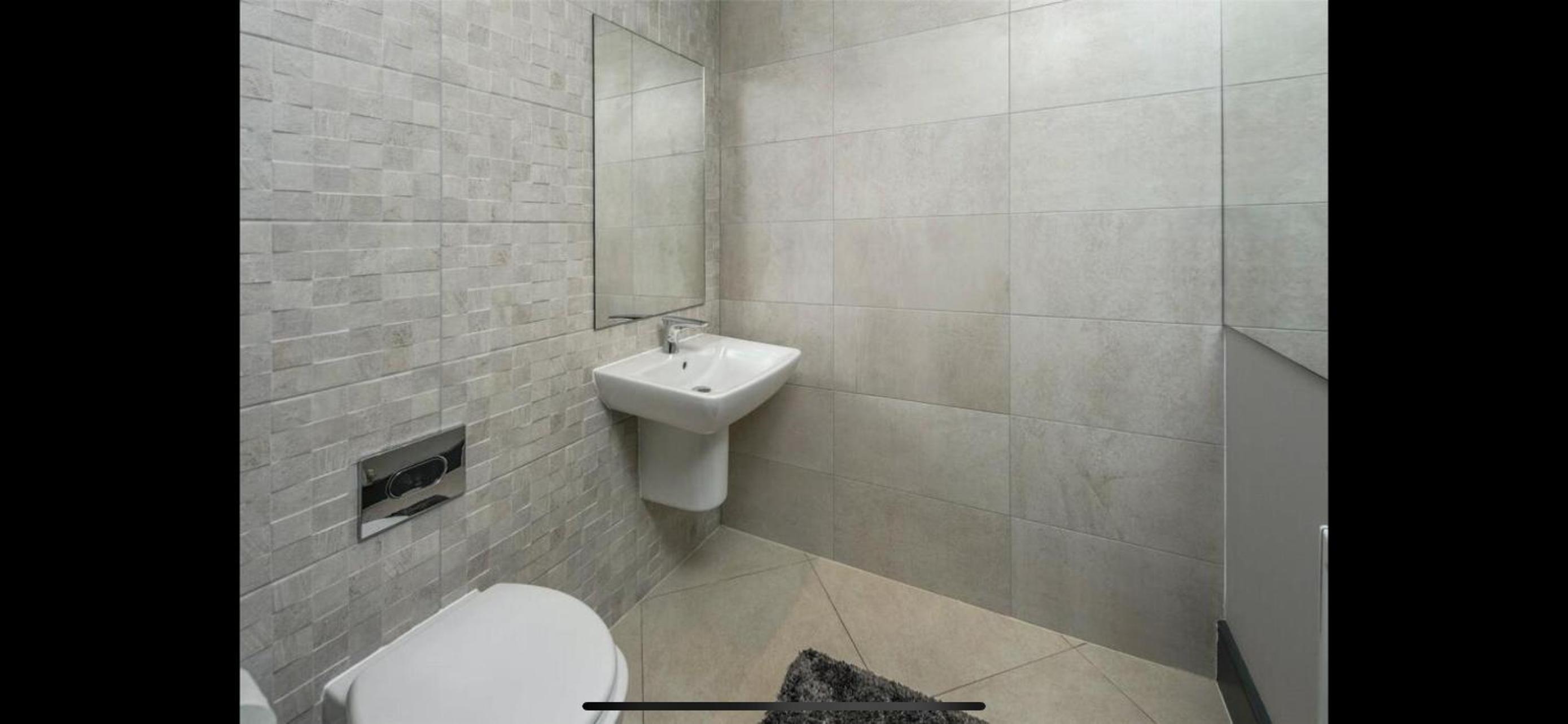 Four-Bedroom House photo 2