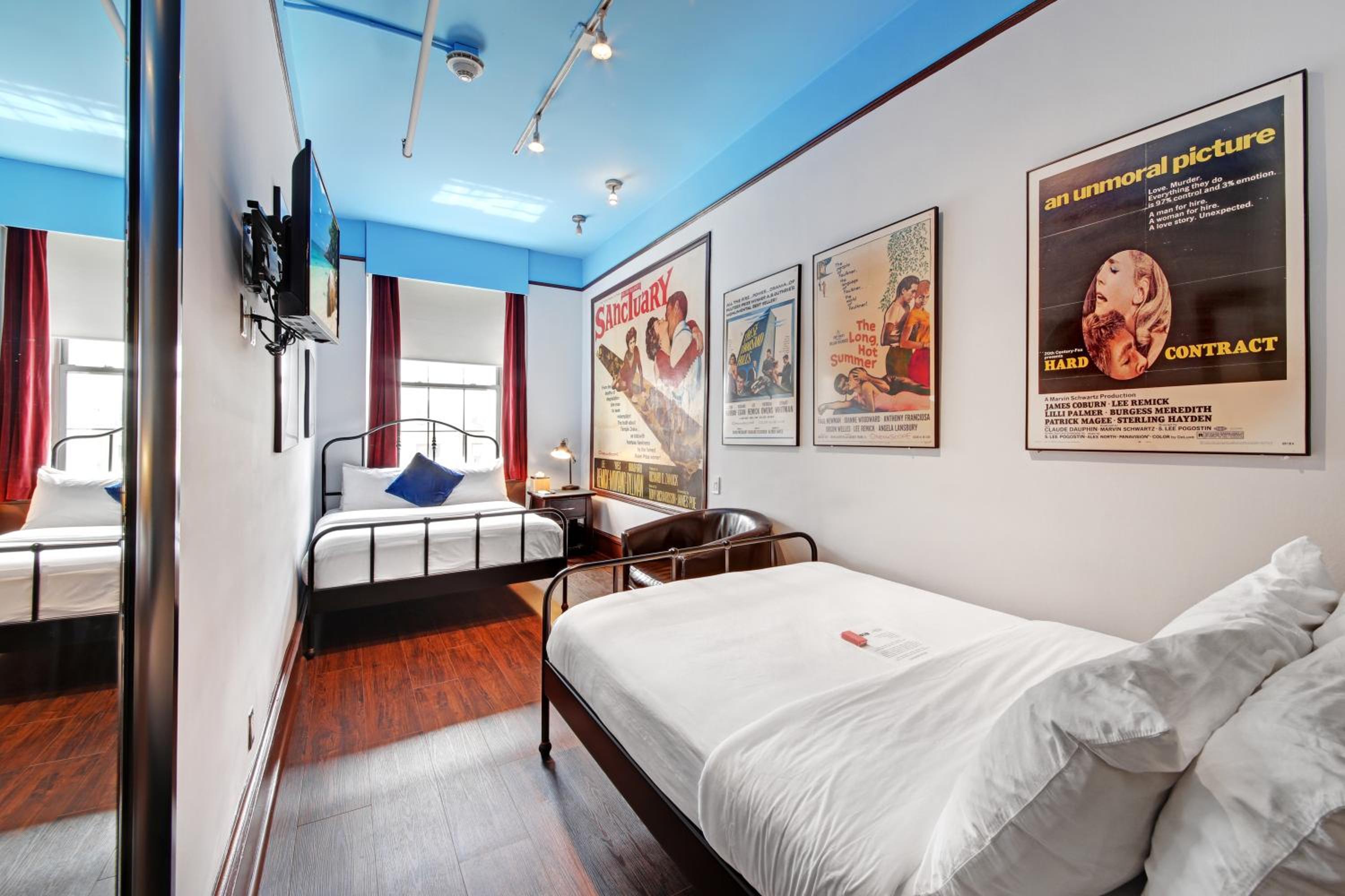 Double Room with Extra Bed thumbnail 6