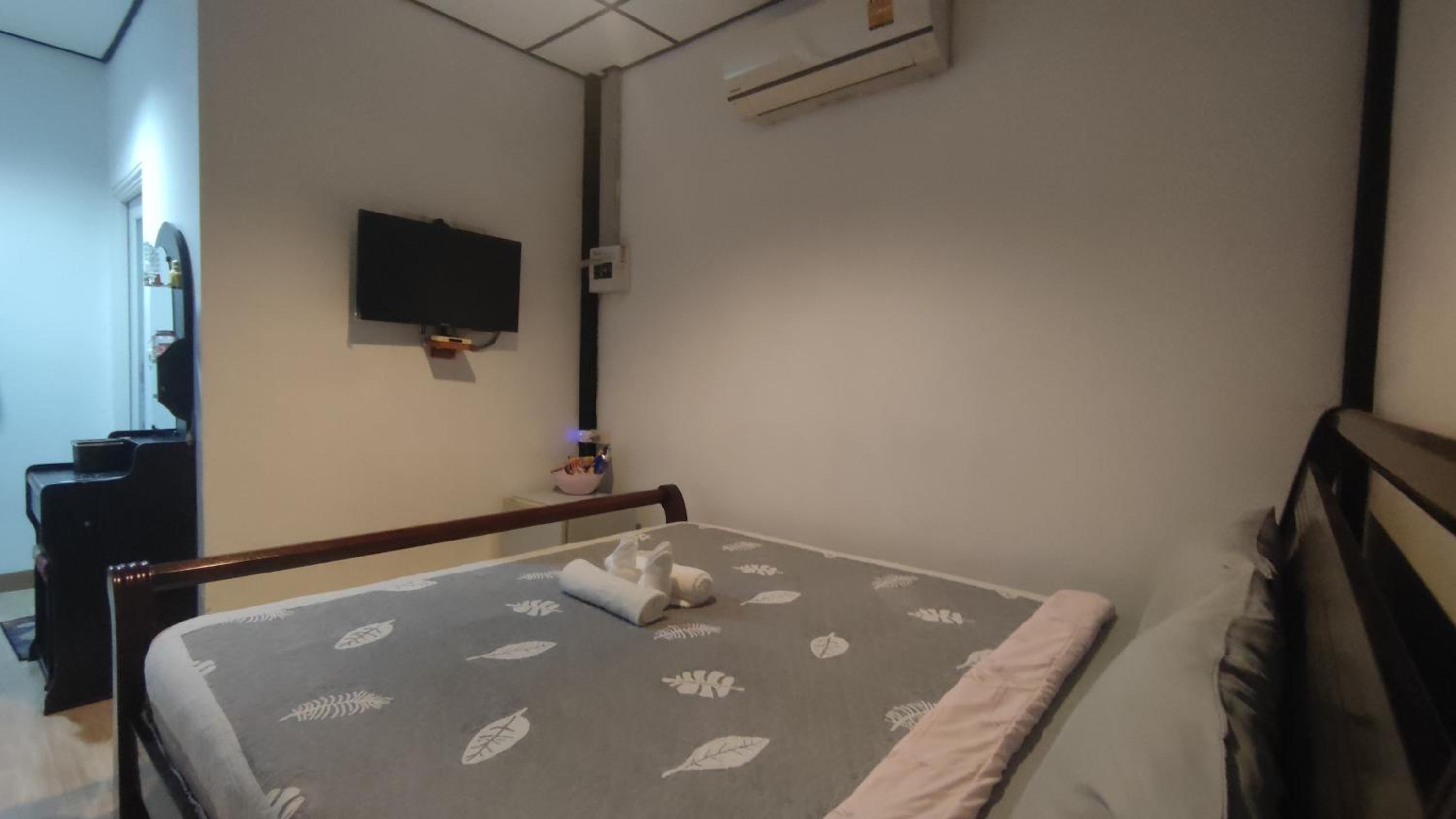Standard Double Room - Photo 16