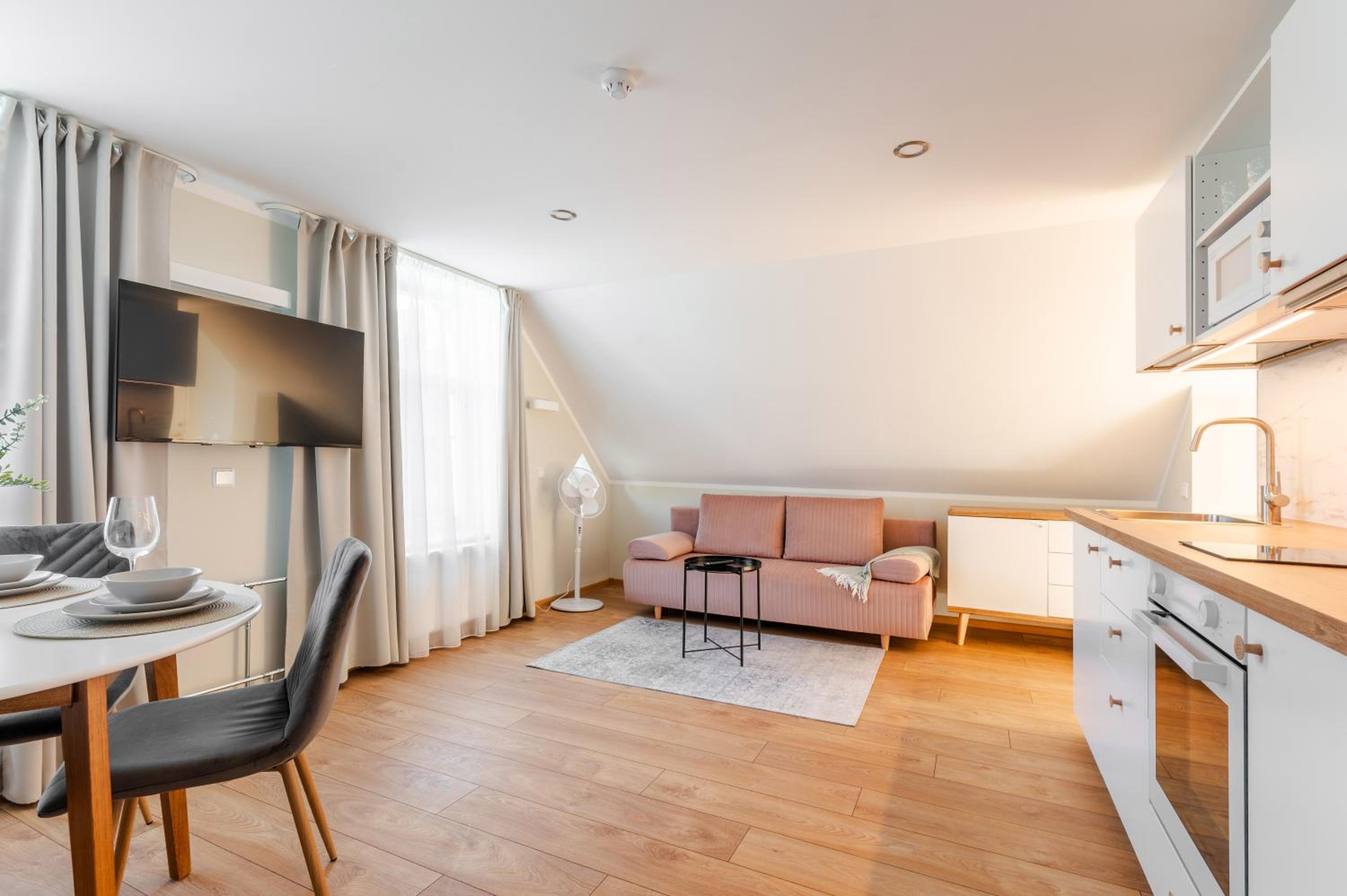 Classic One-Bedroom Apartment with King Bed