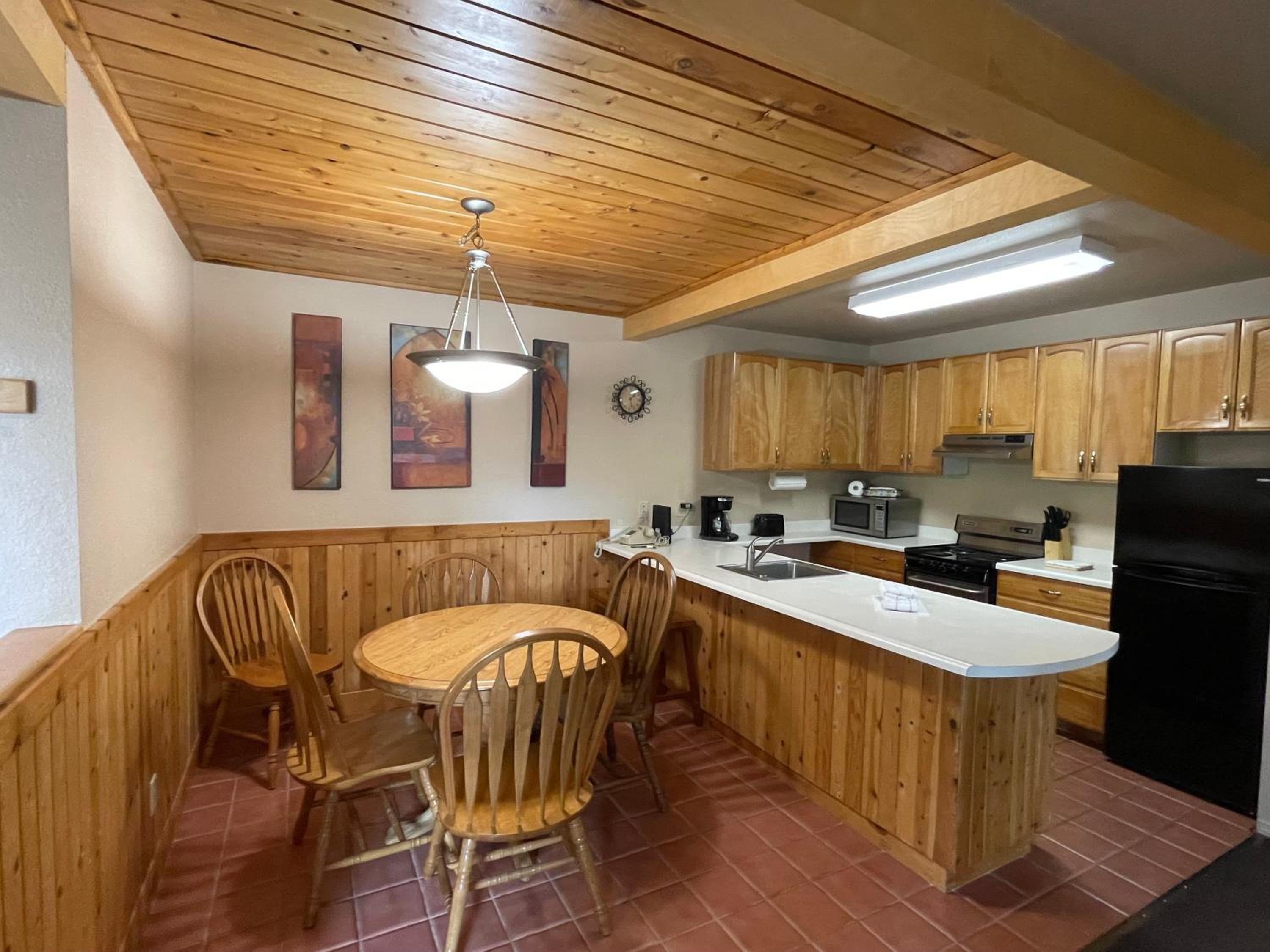 Premium Two-Bedroom Chalet with Lake View photo 3