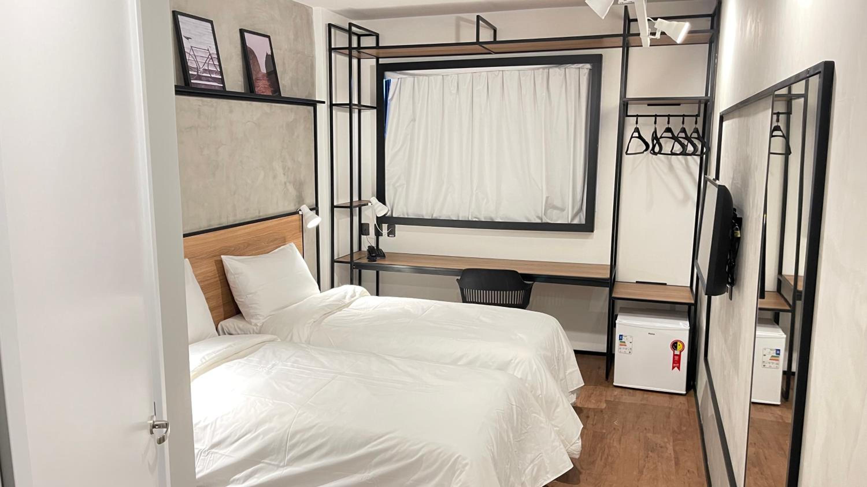 Apartment with Twin Beds photo 2