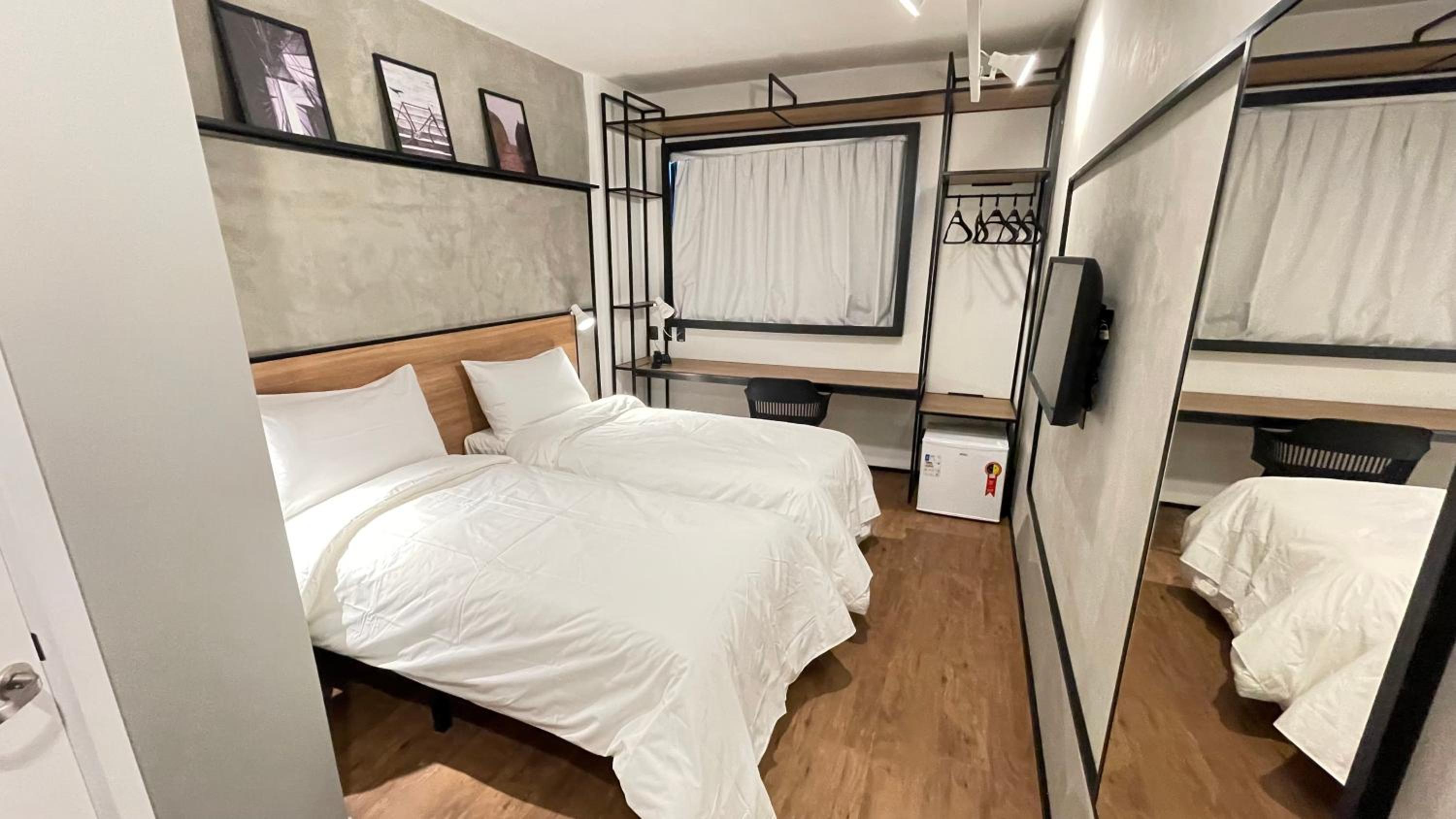 Apartment with Twin Beds photo 3
