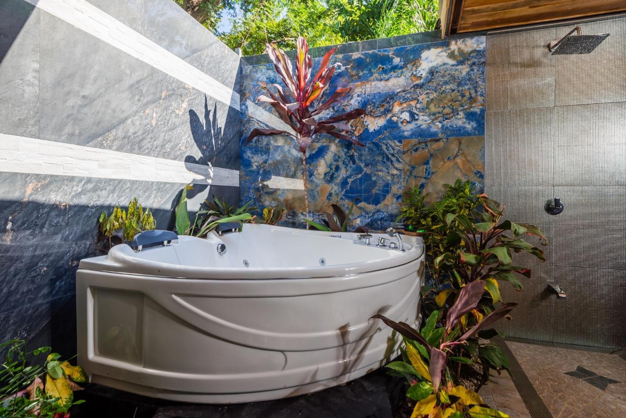 Luxury Ocean View Bungalow photo 3