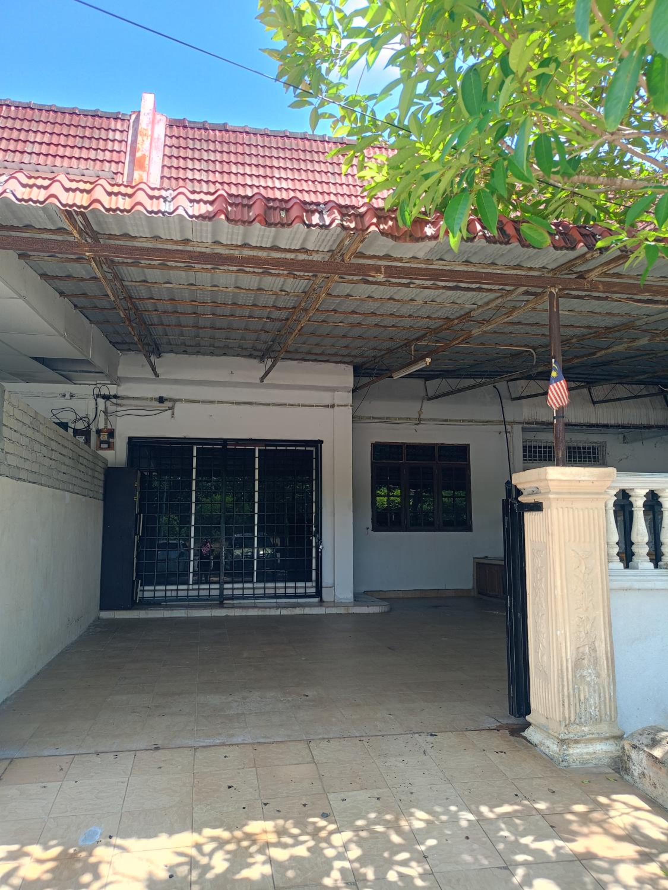 Four-Bedroom House photo 1