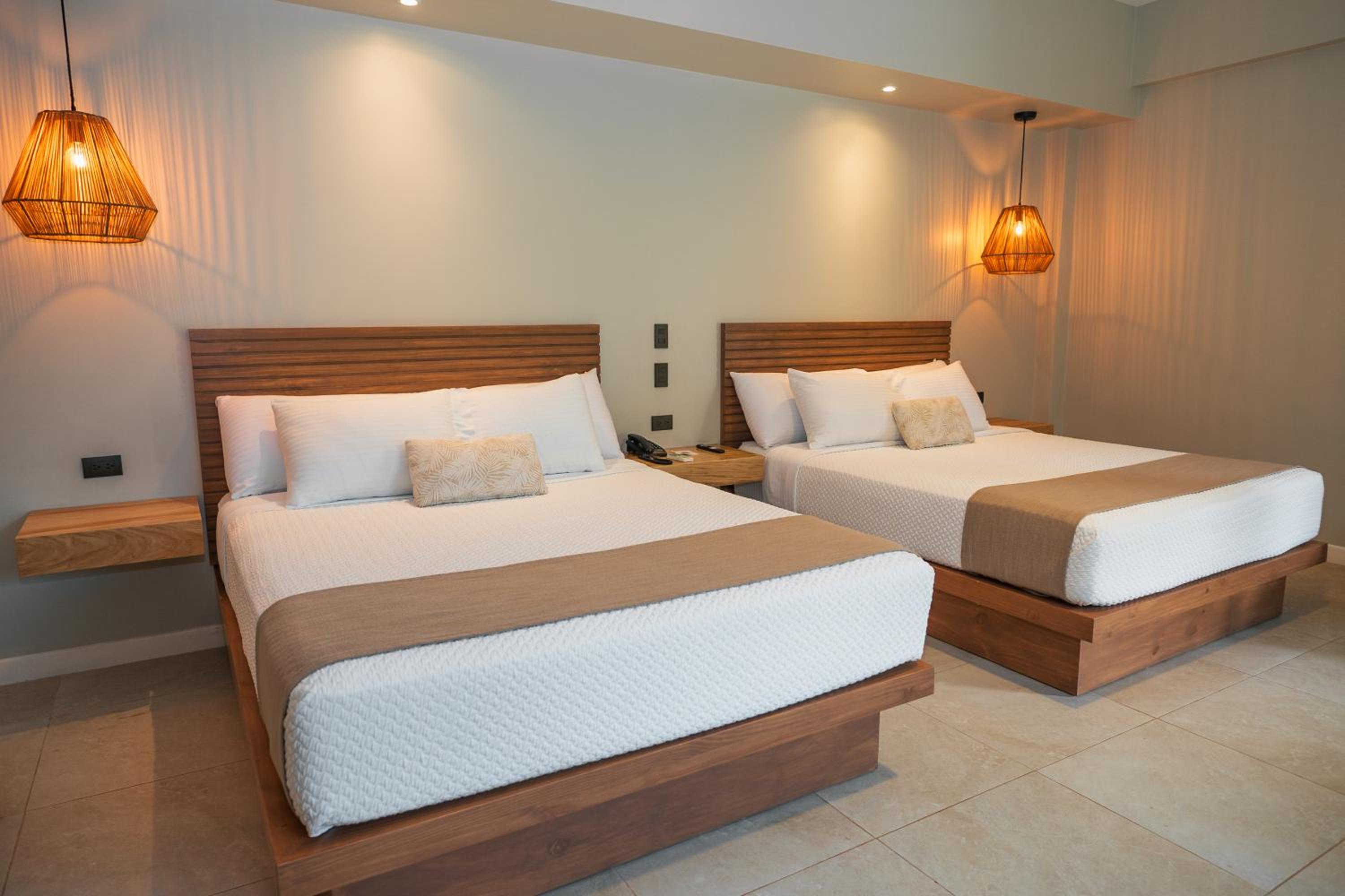 Habitación Doble con Vista a la Piscina