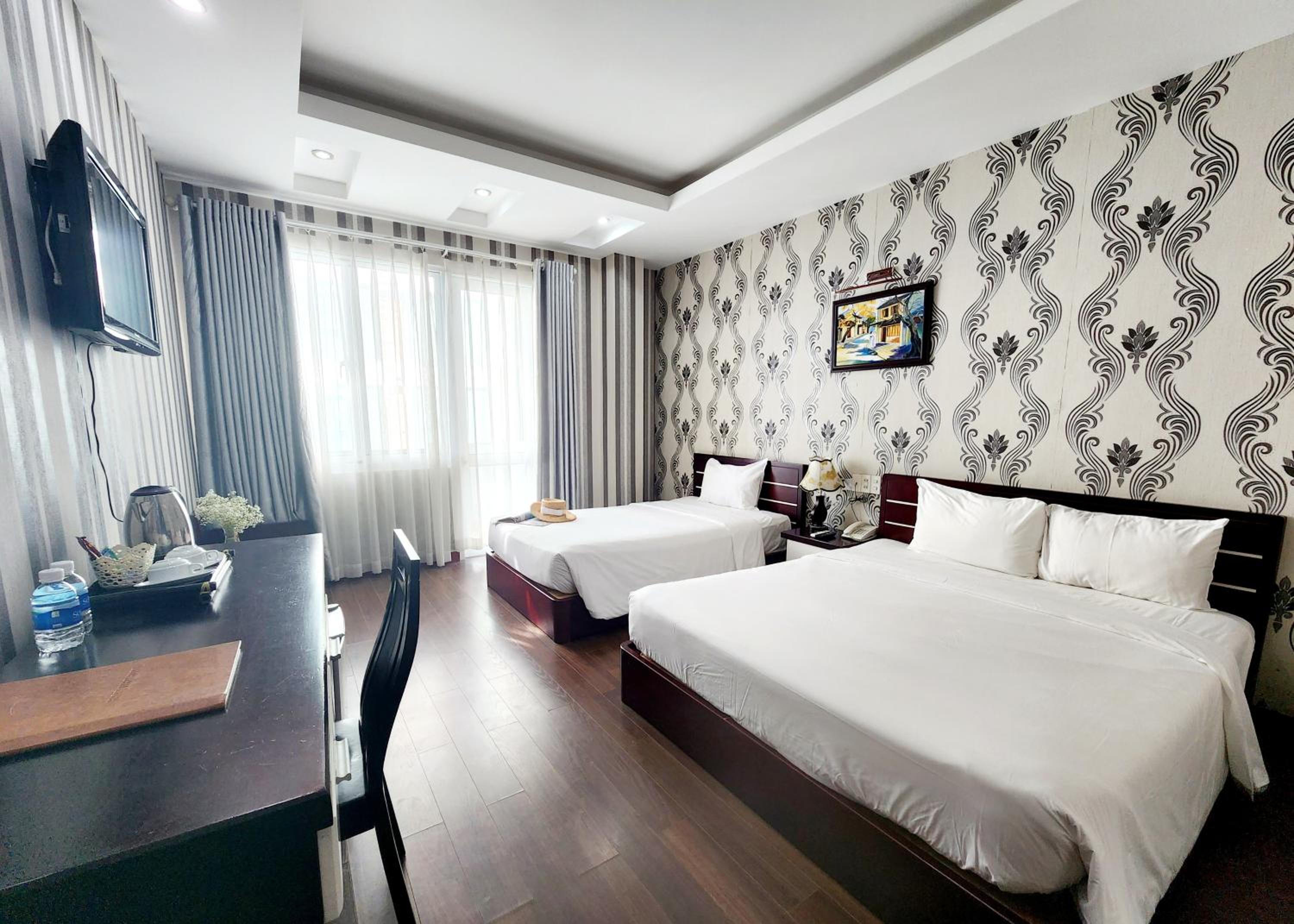 Superior Triple Room with Window