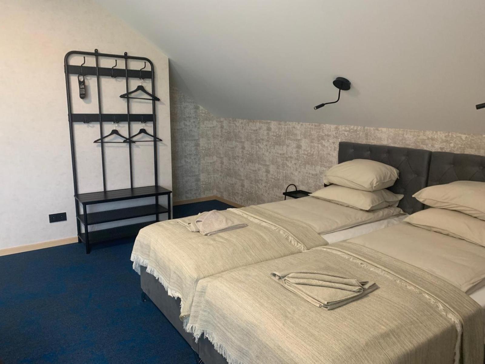 Twin Room with Private Bathroom photo 2