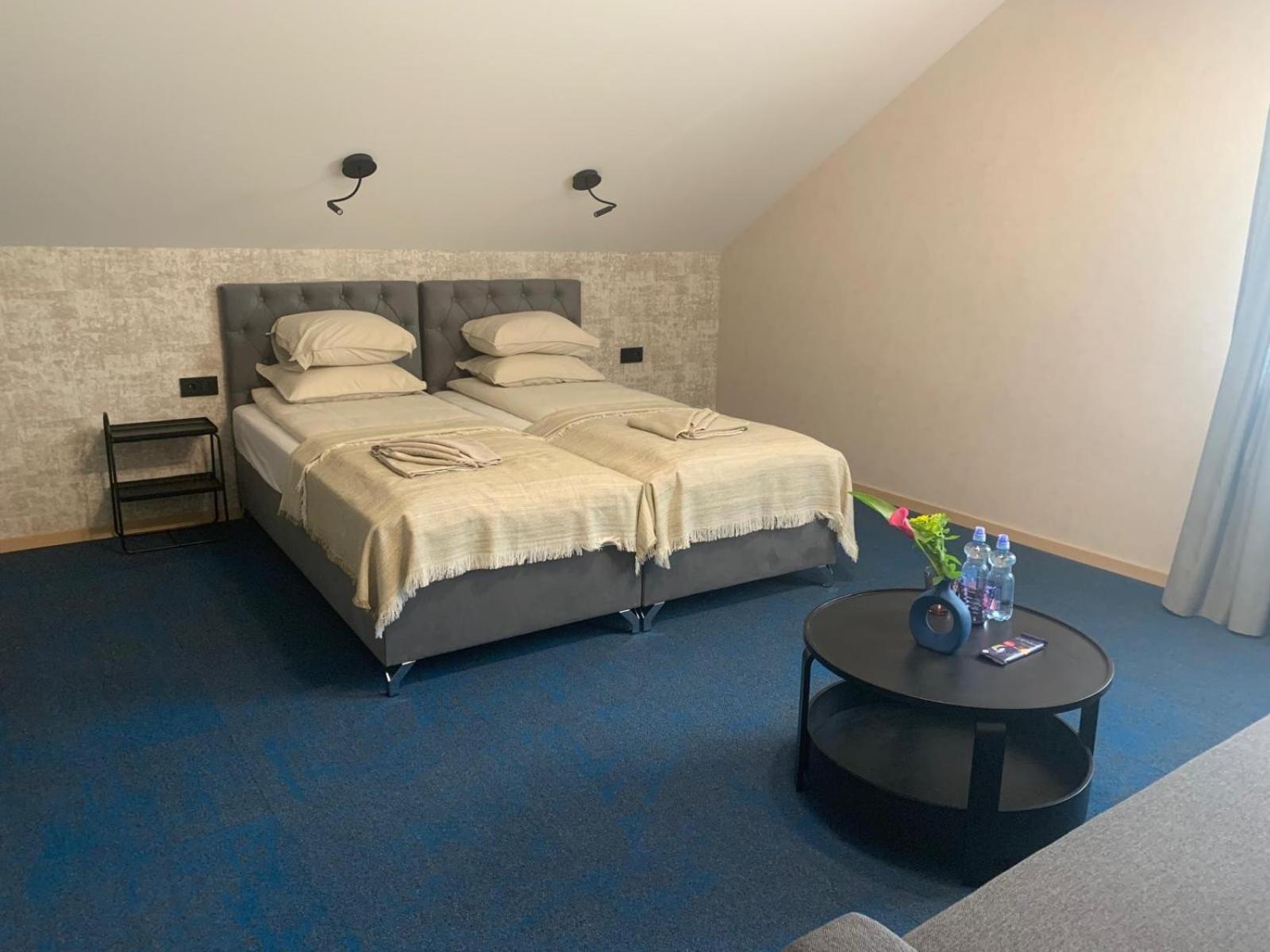 Twin Room with Private Bathroom photo 1