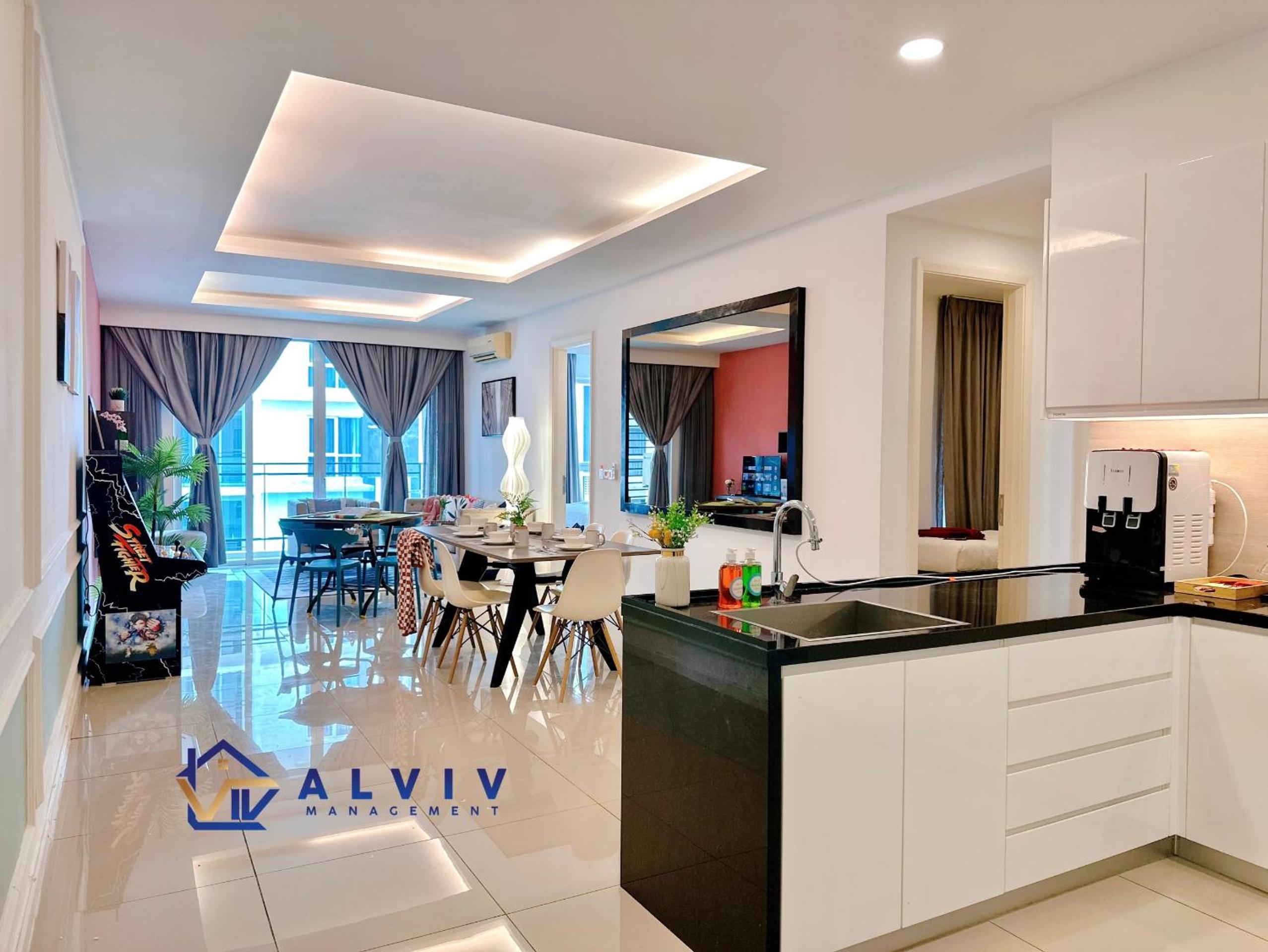 Three-Bedroom Apartment - High Floor - Photo 14