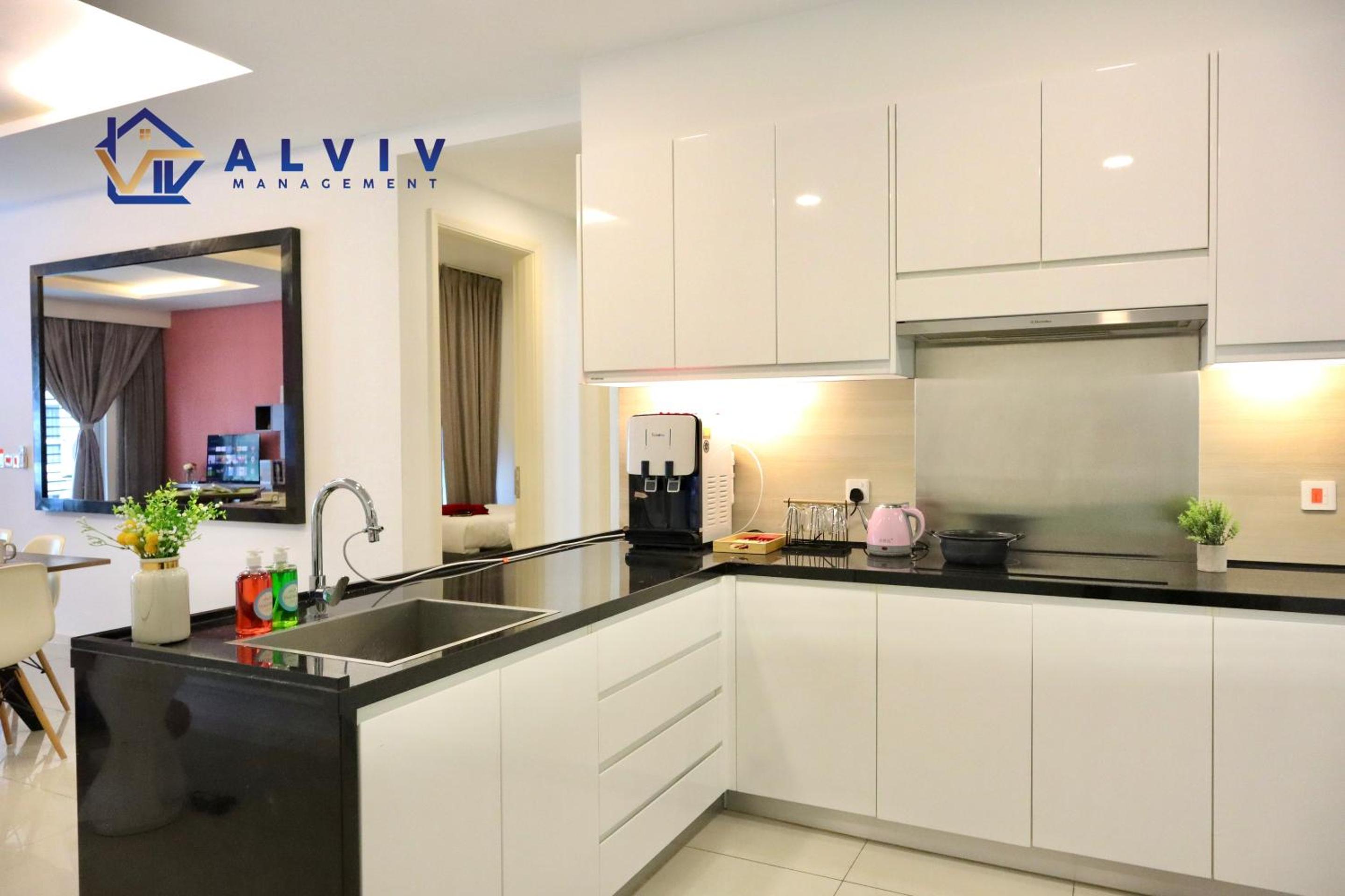 Three-Bedroom Apartment - High Floor - Photo 31