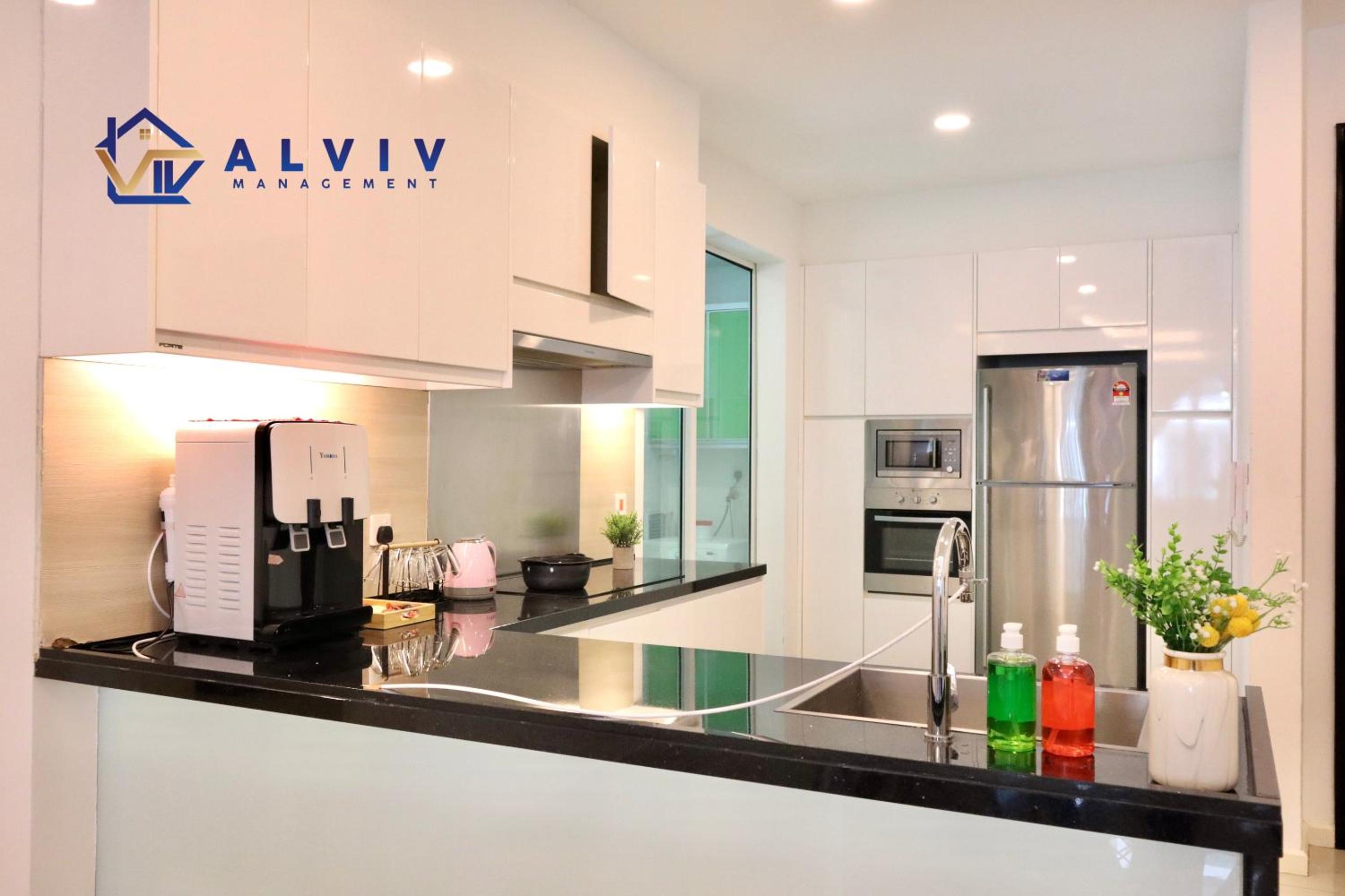 Three-Bedroom Apartment - High Floor - Photo 5
