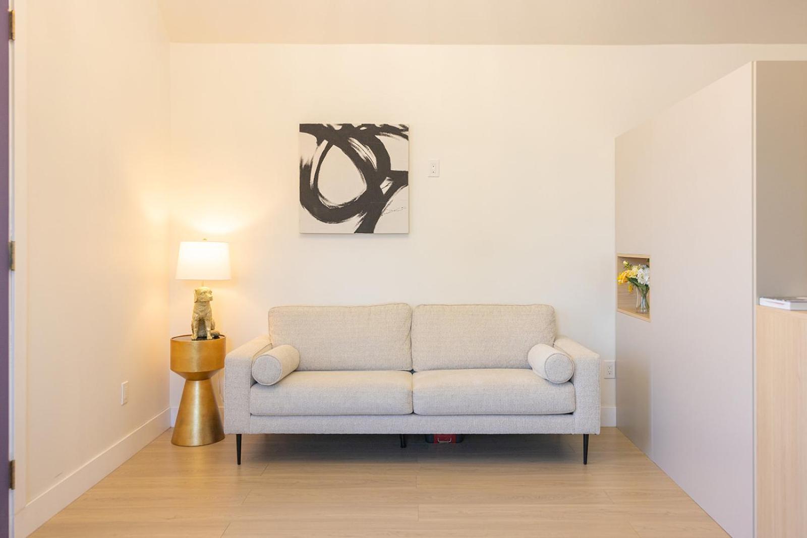One-Bedroom House photo 1