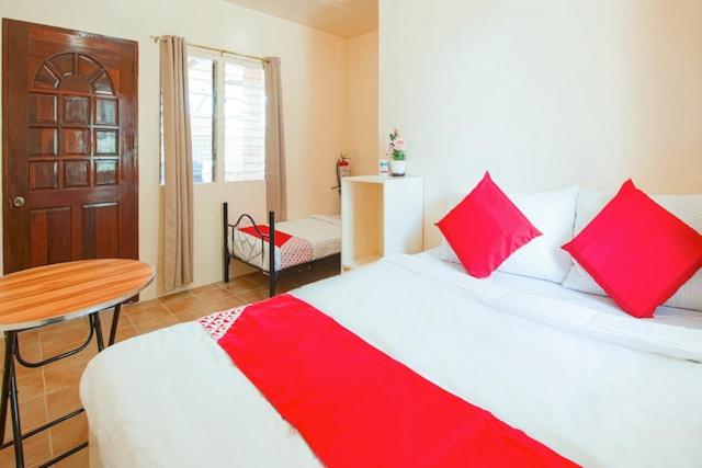 Triple Room with Private Bathroom