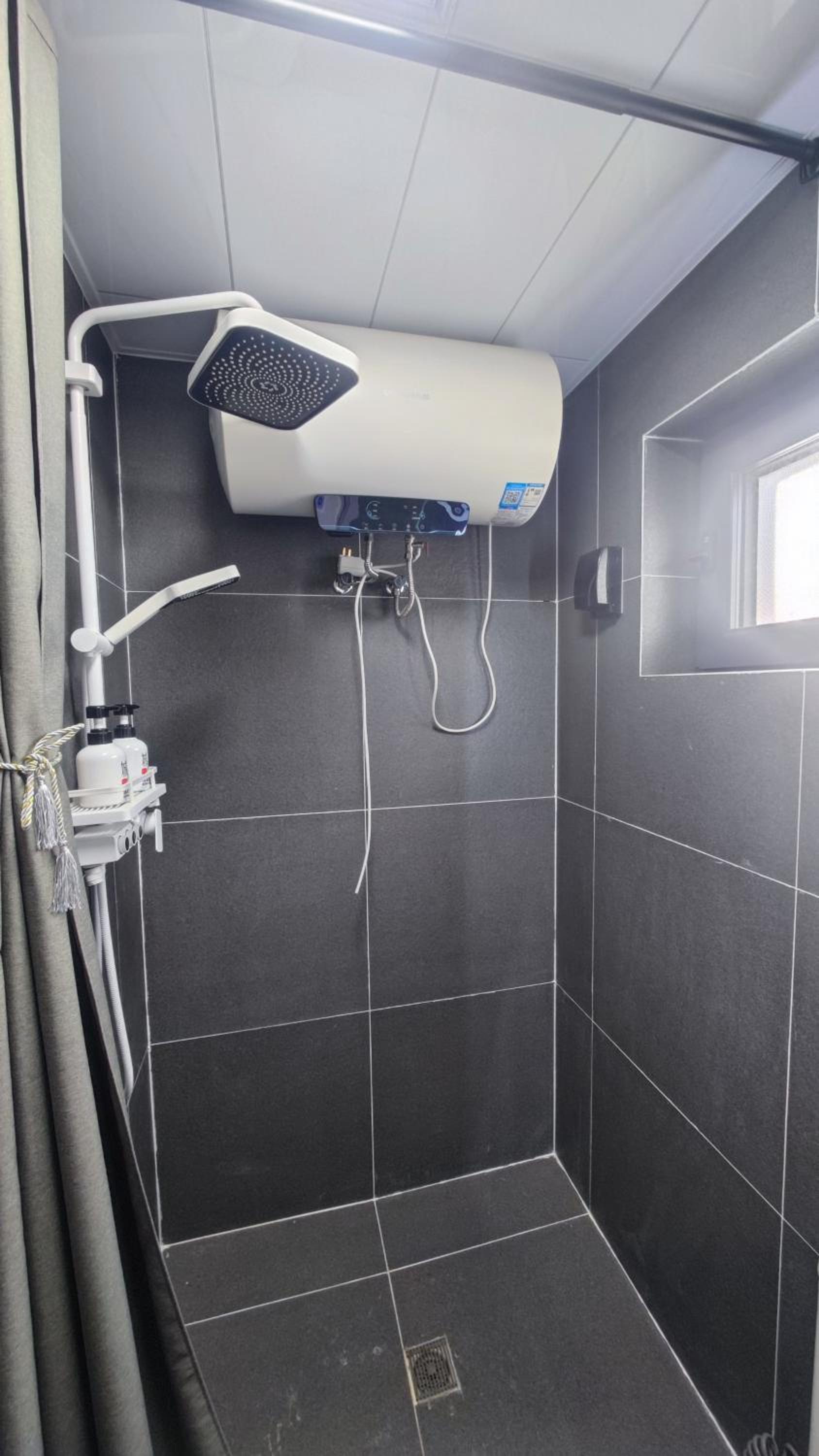 Single Room with Private Bathroom photo 2