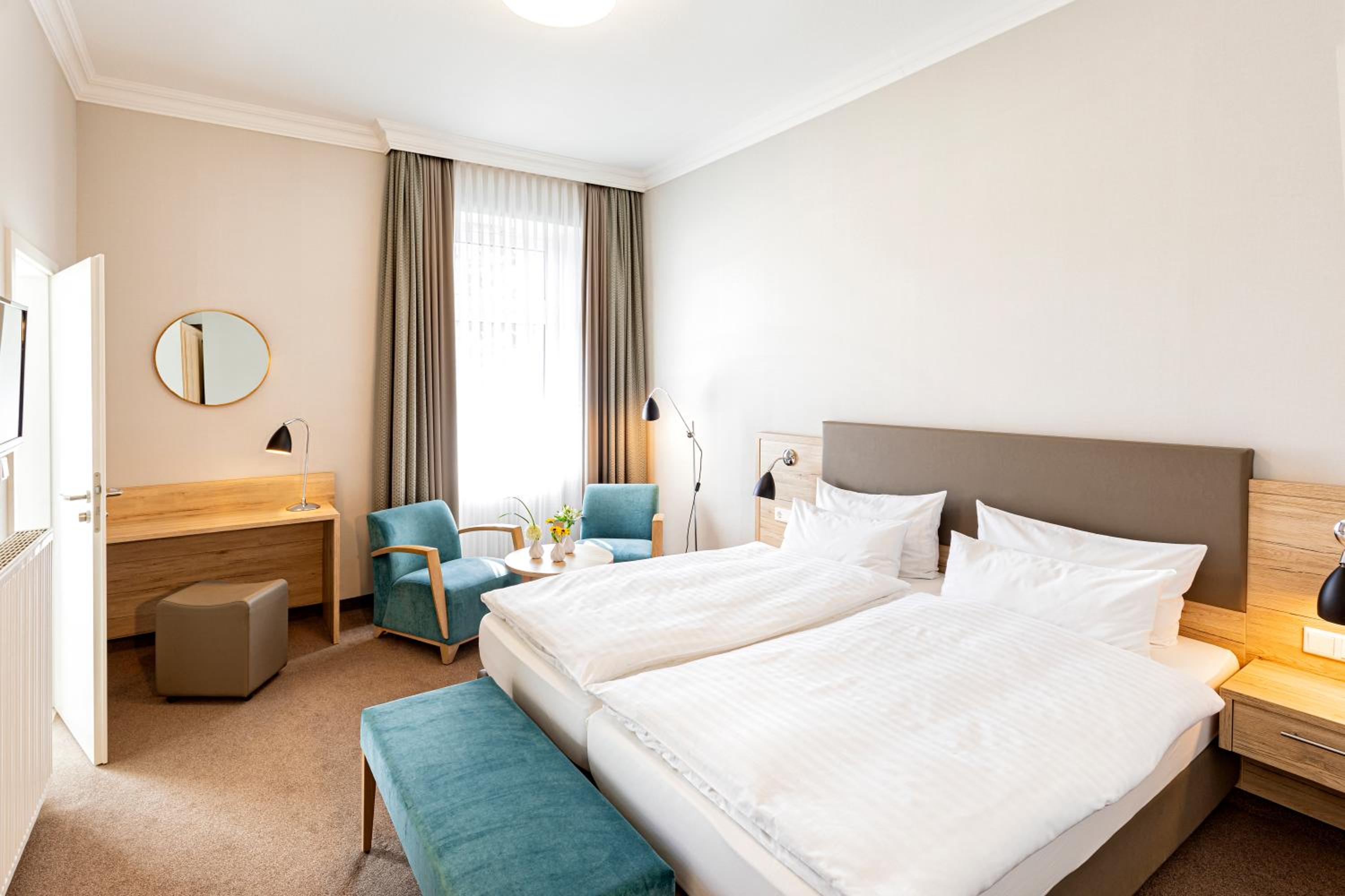 Classic Double Room with Balcony photo 2