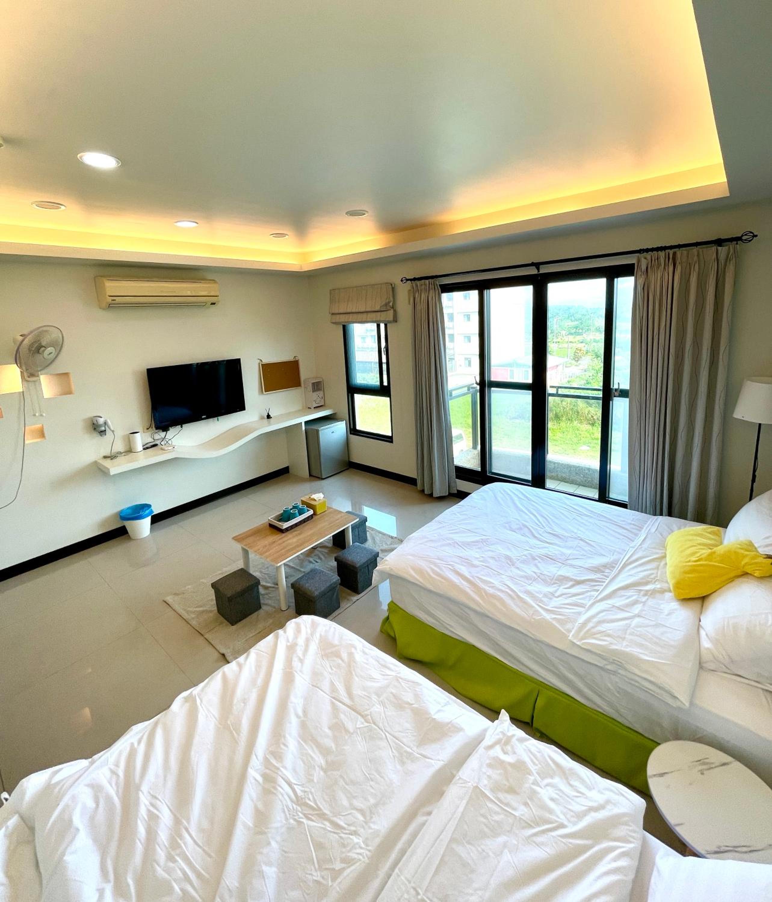 Quadruple Room with Bath photo 3