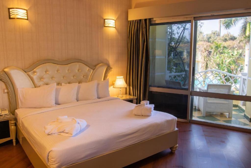 Deluxe Room First Floor-Pool Front For Egyptians & Residents Only photo 1