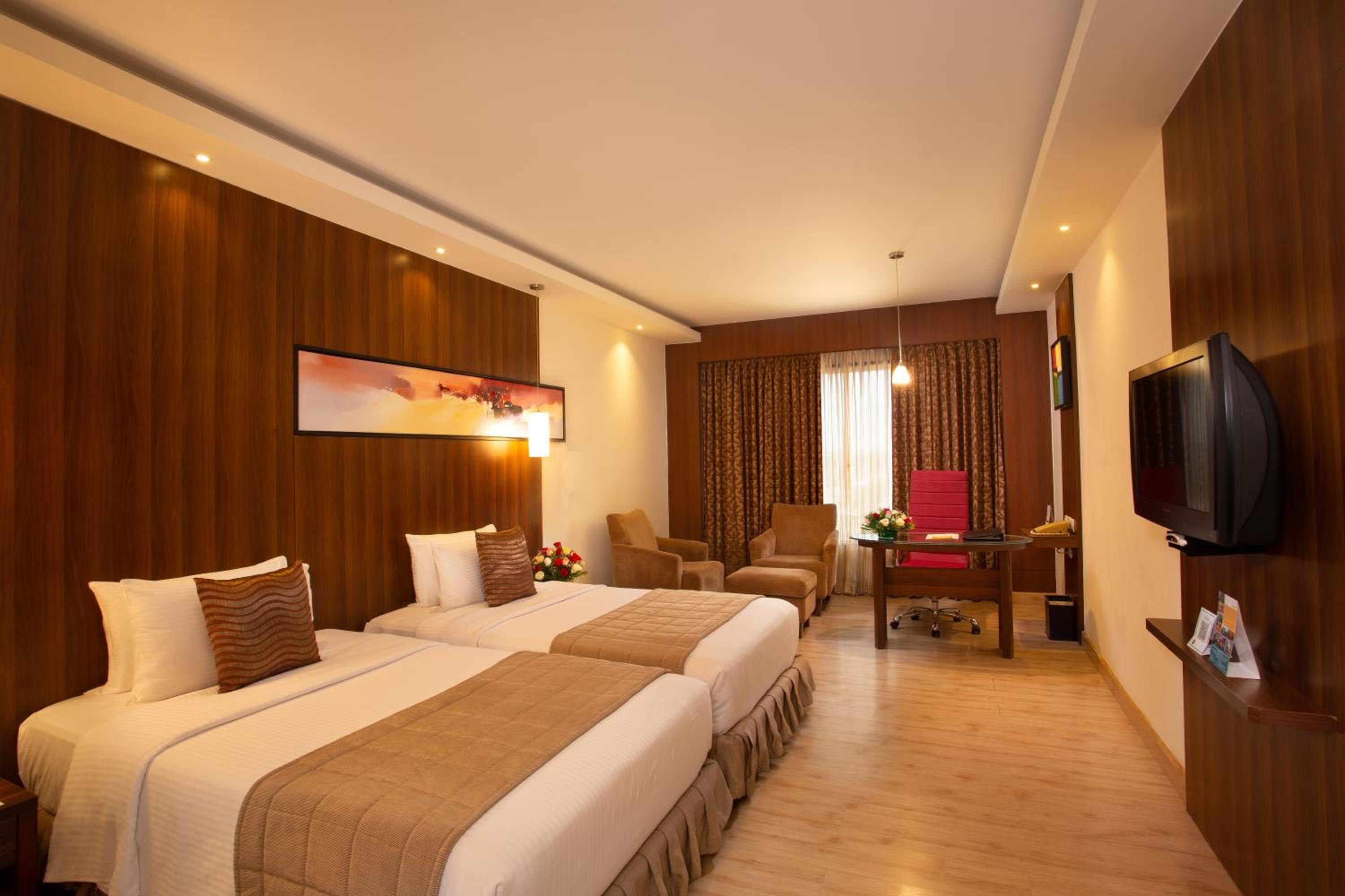Deluxe Double Room with One way Airport Drop, Two piece Laundry Non Cumulative - Photo 7
