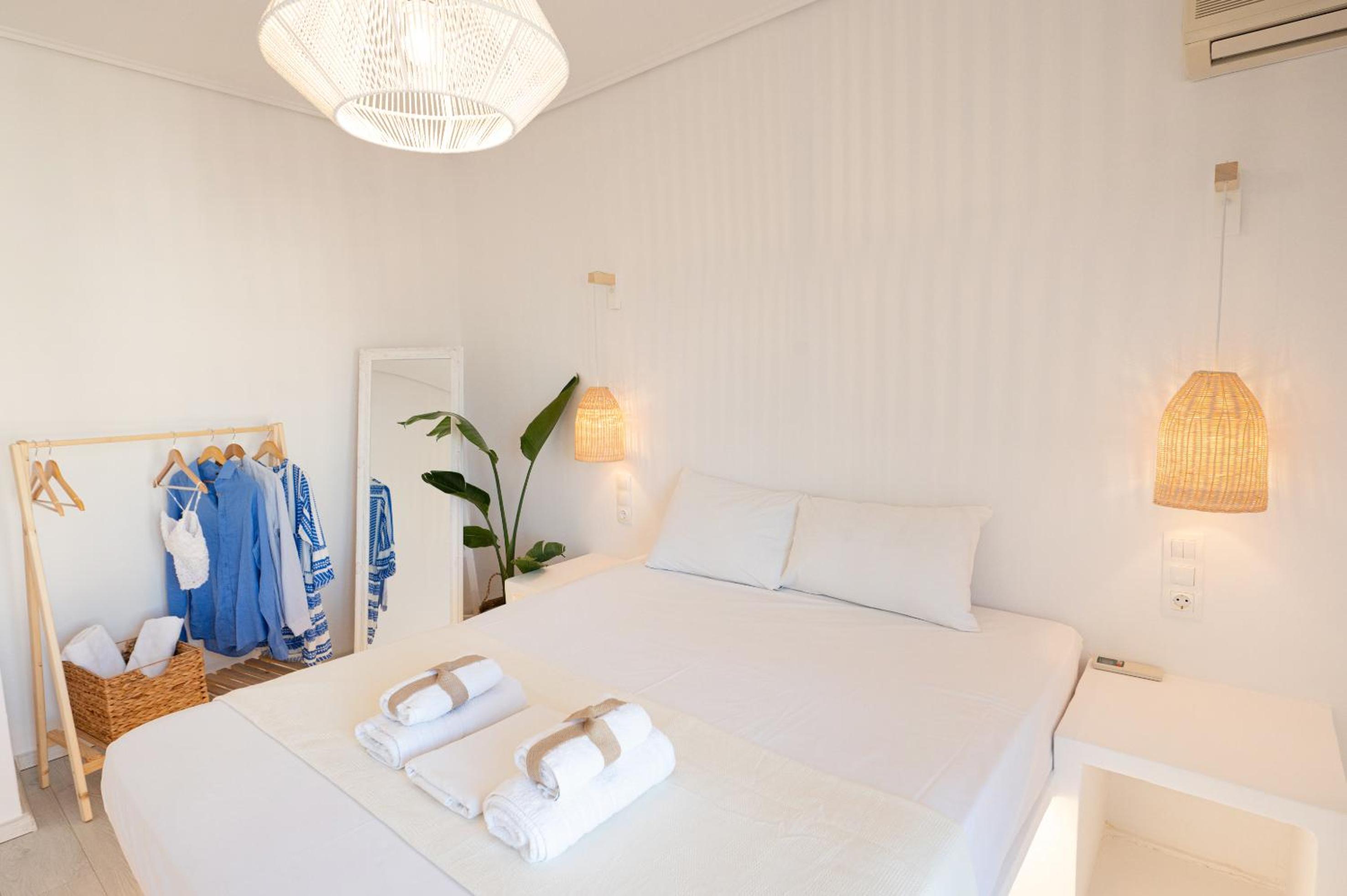 One-Bedroom Apartment with Sea View and Balcony
