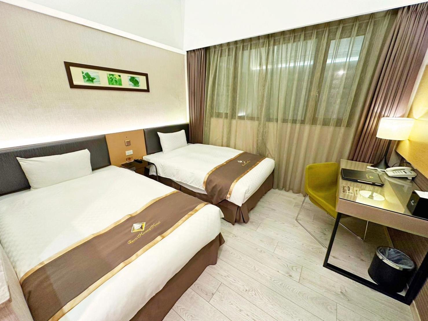Standard Twin Room photo 2