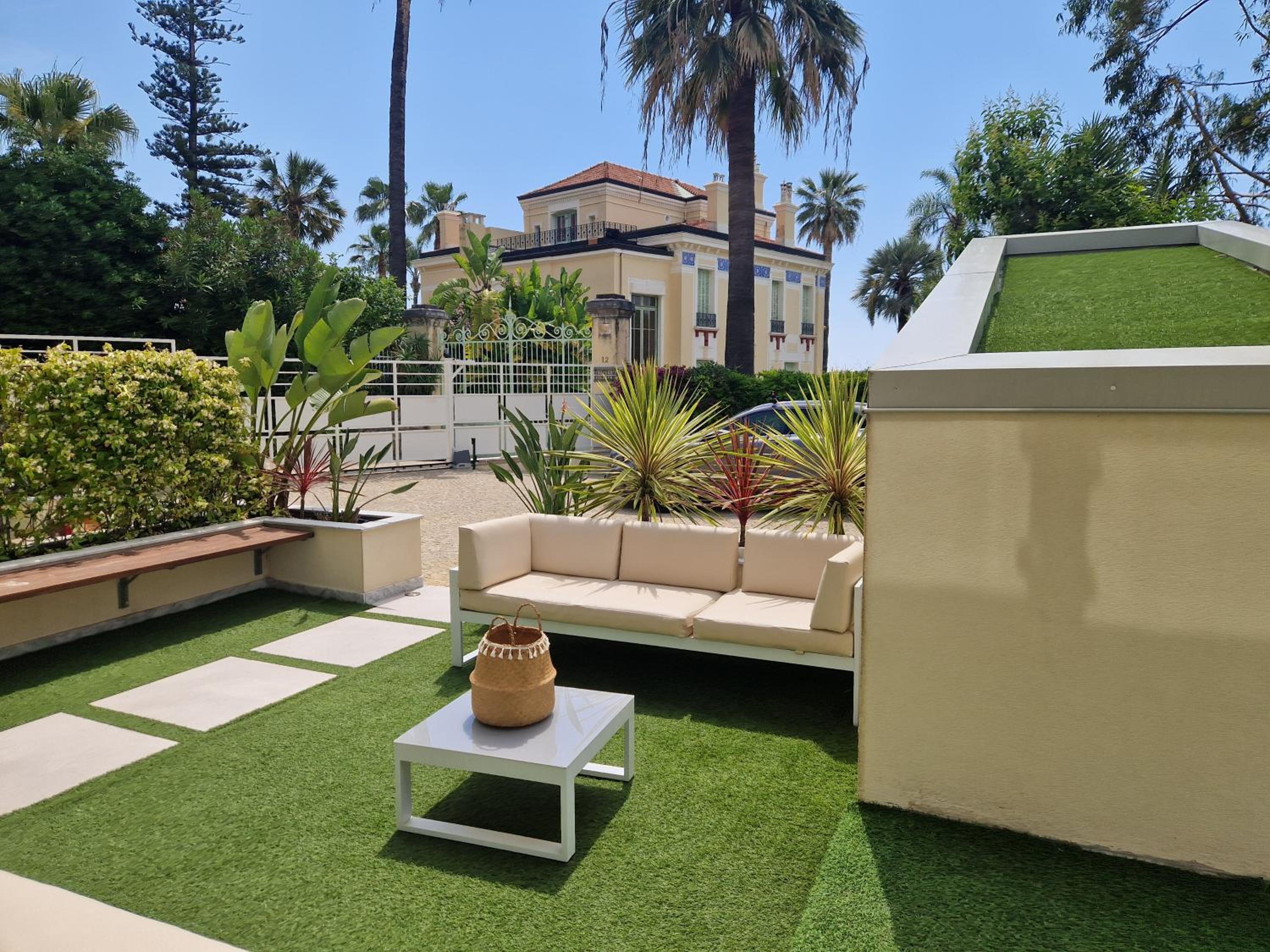 Apartment With Terrace - Photo 7