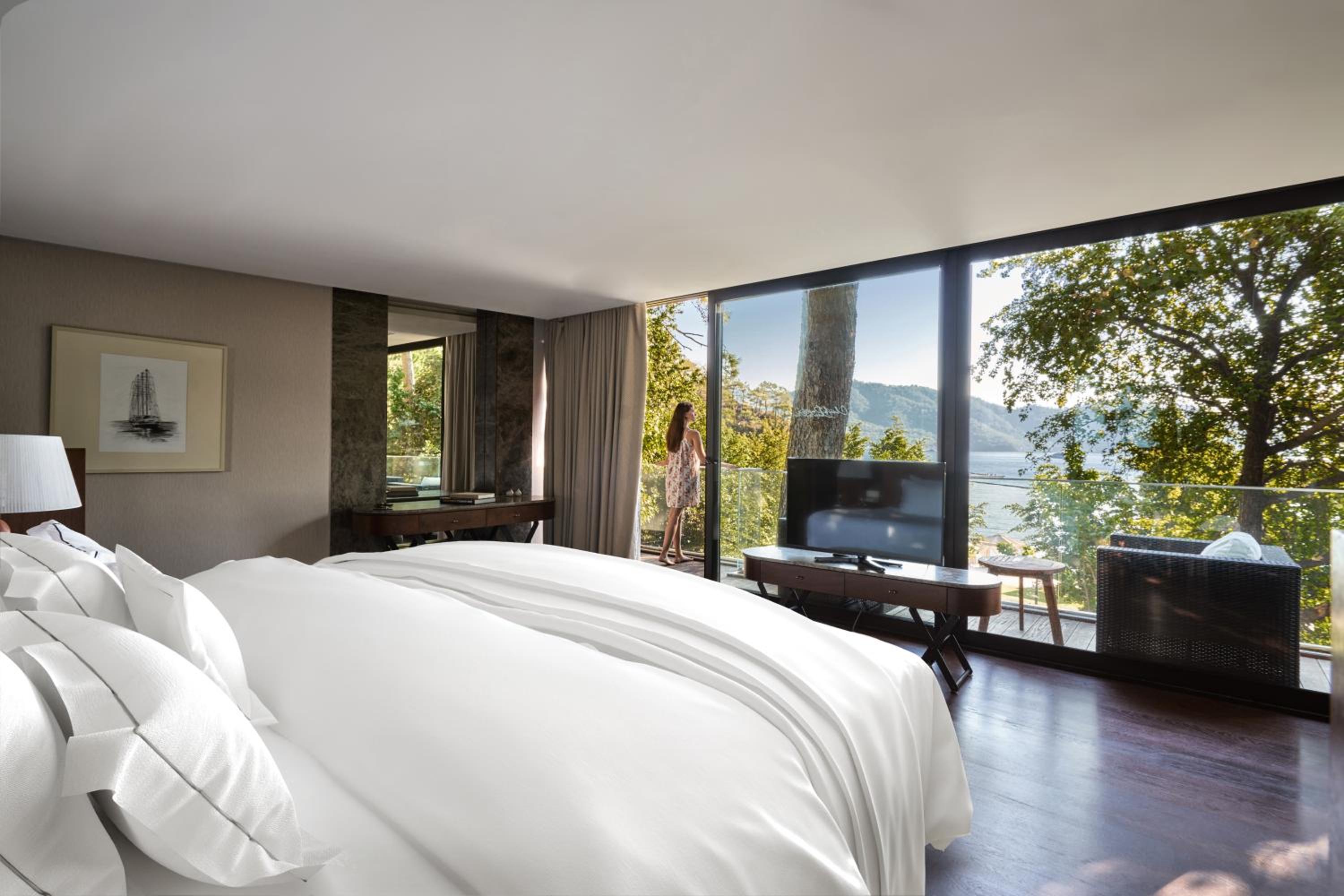 Villa with Garden View