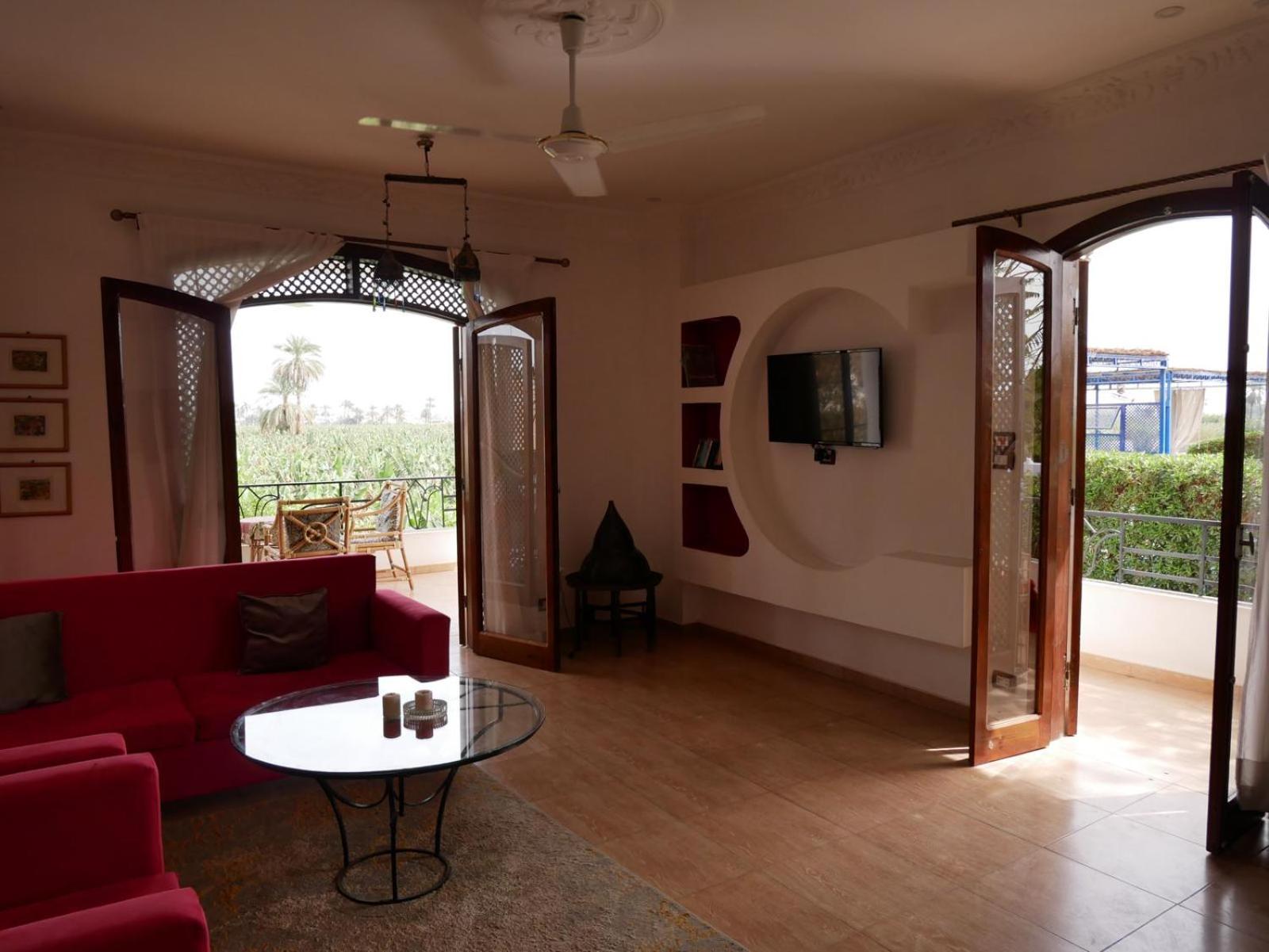 Two-Bedroom Apartment - Photo 3