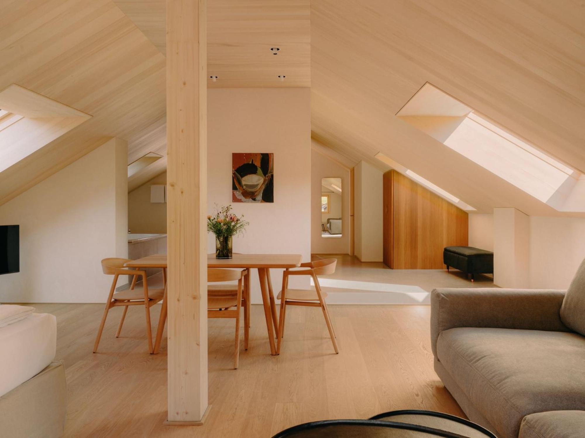 Loft - Photo 2