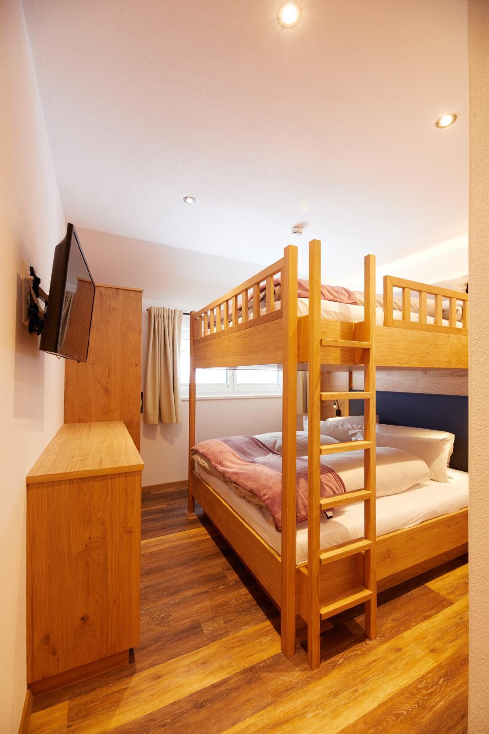 Two-Bedroom Apartment with Balcony photo 2
