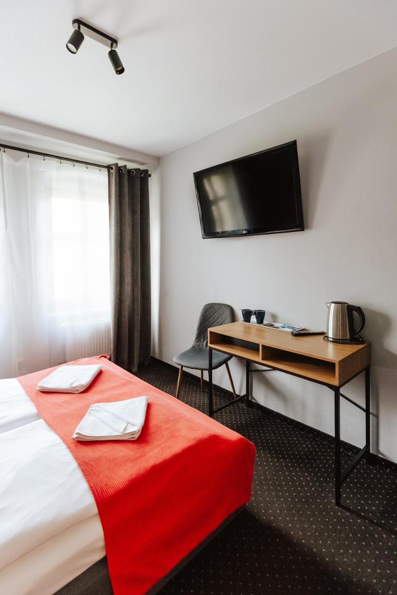 Double Room with Private Bathroom - Photo 46