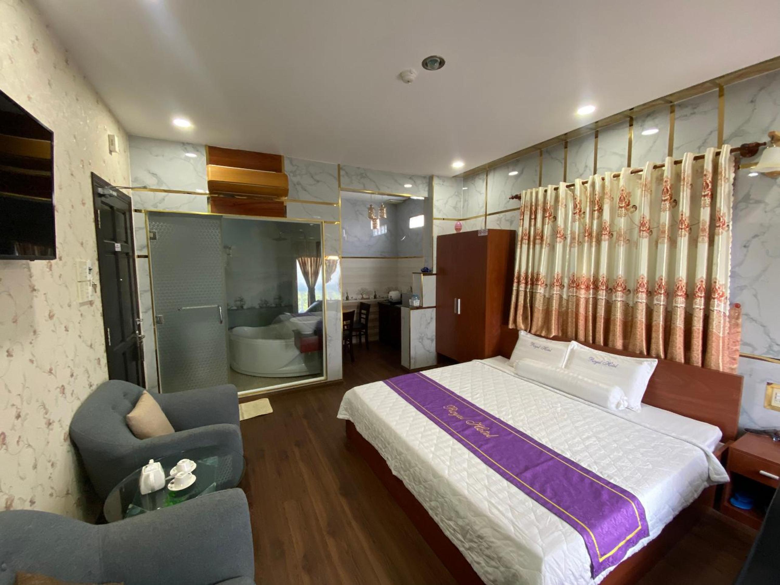 King Room with Balcony photo 1