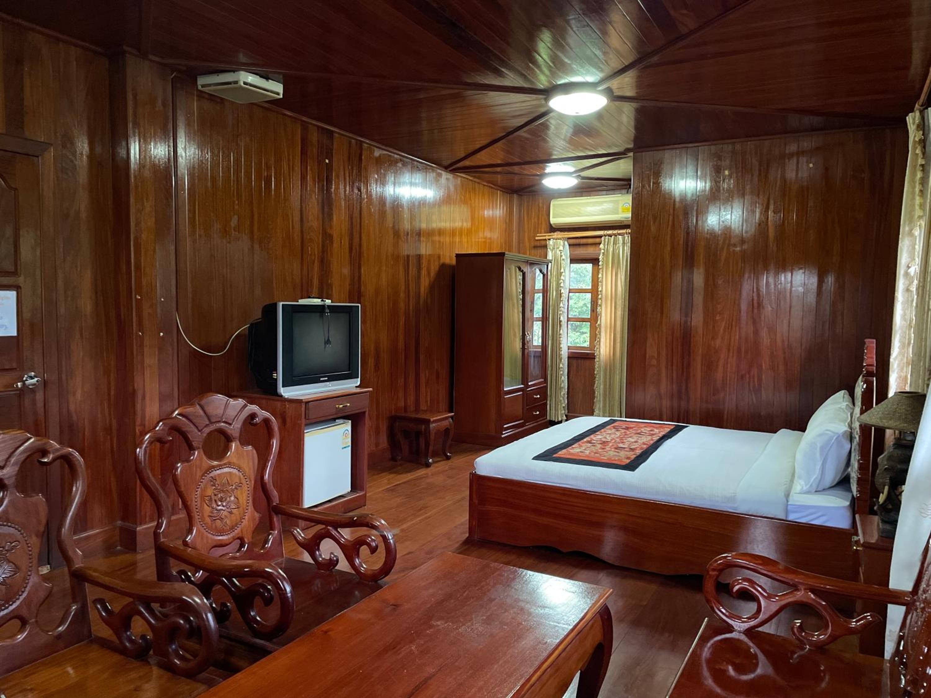 Superior King Suite photo 3