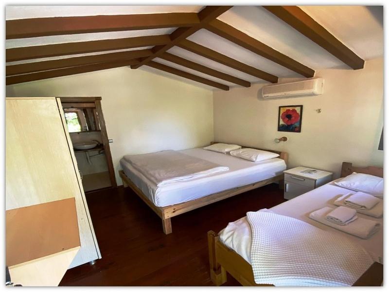 Classic Single Room with Balcony photo 3