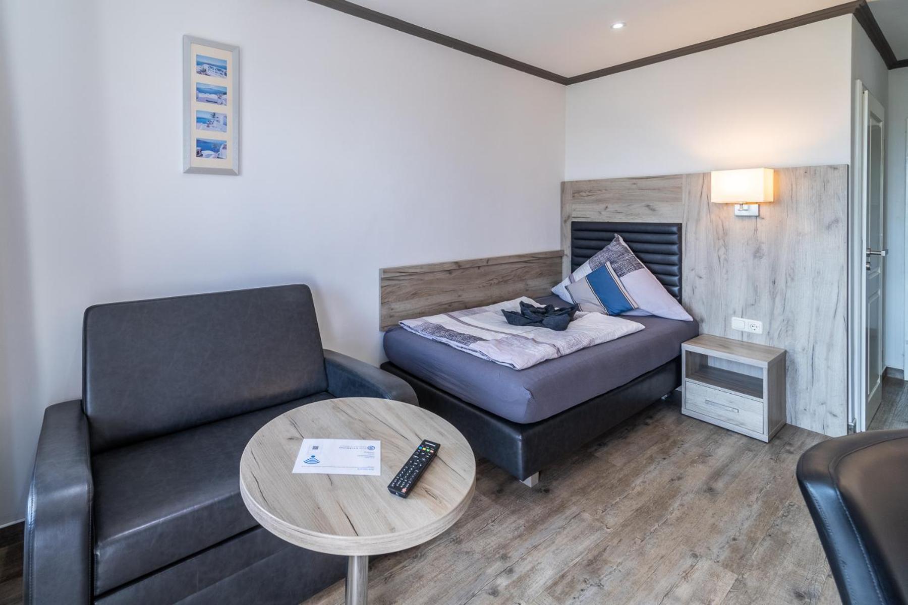 Single Room with Terrace