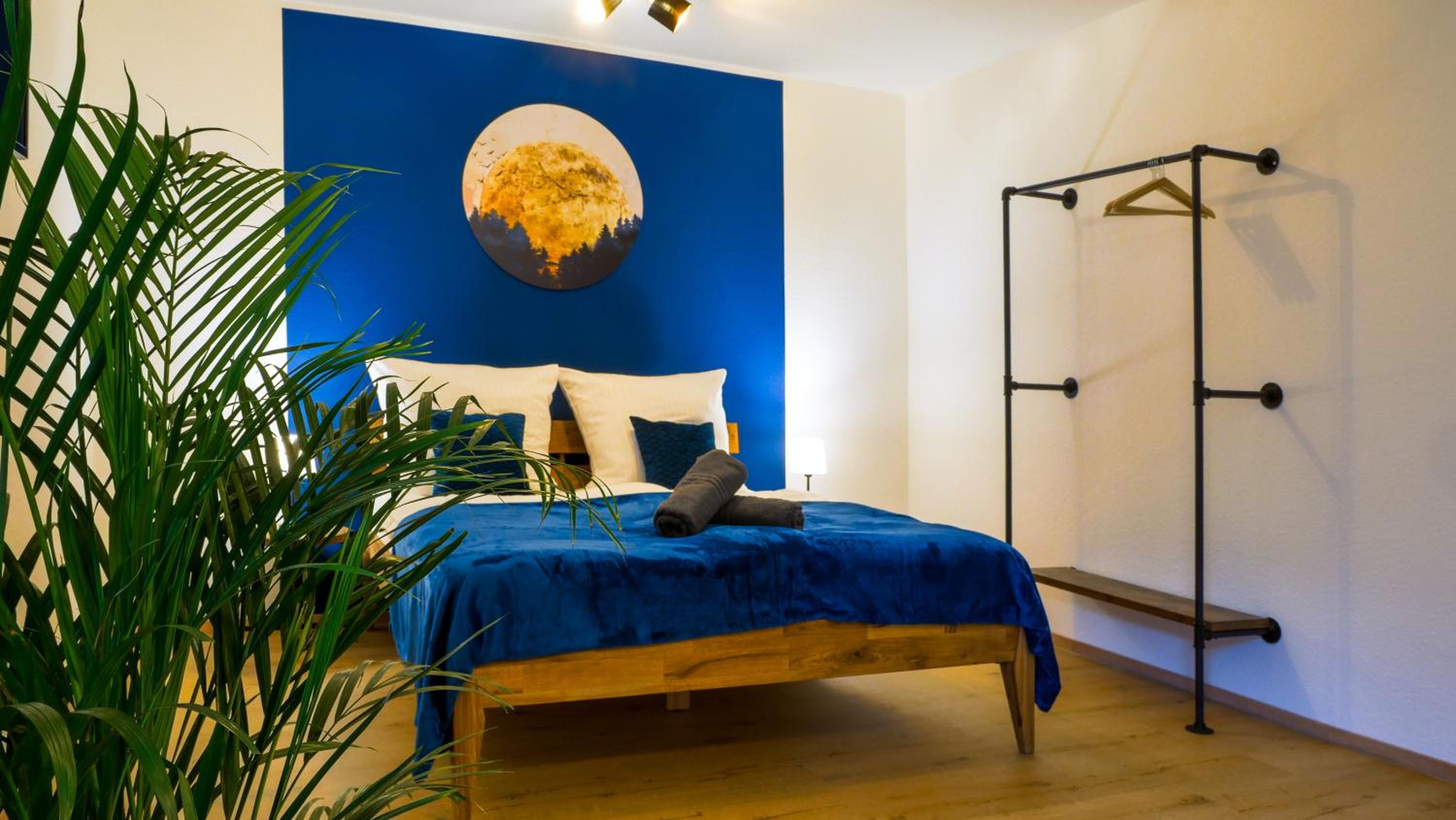 One-Bedroom Apartment photo 1
