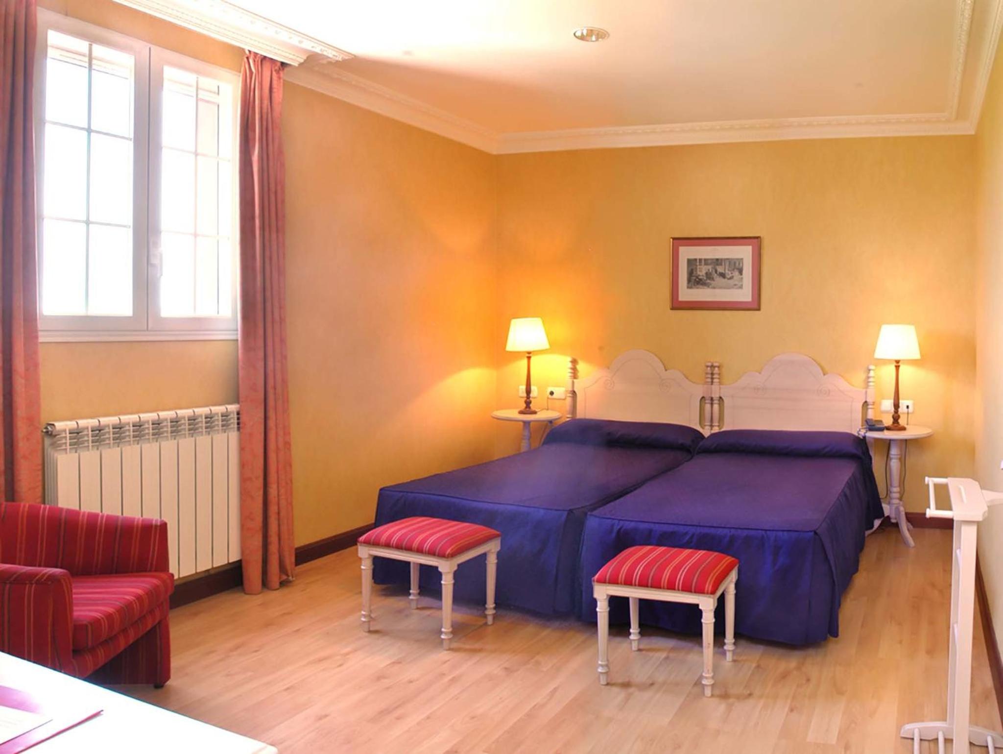 Twin Room - Photo 2