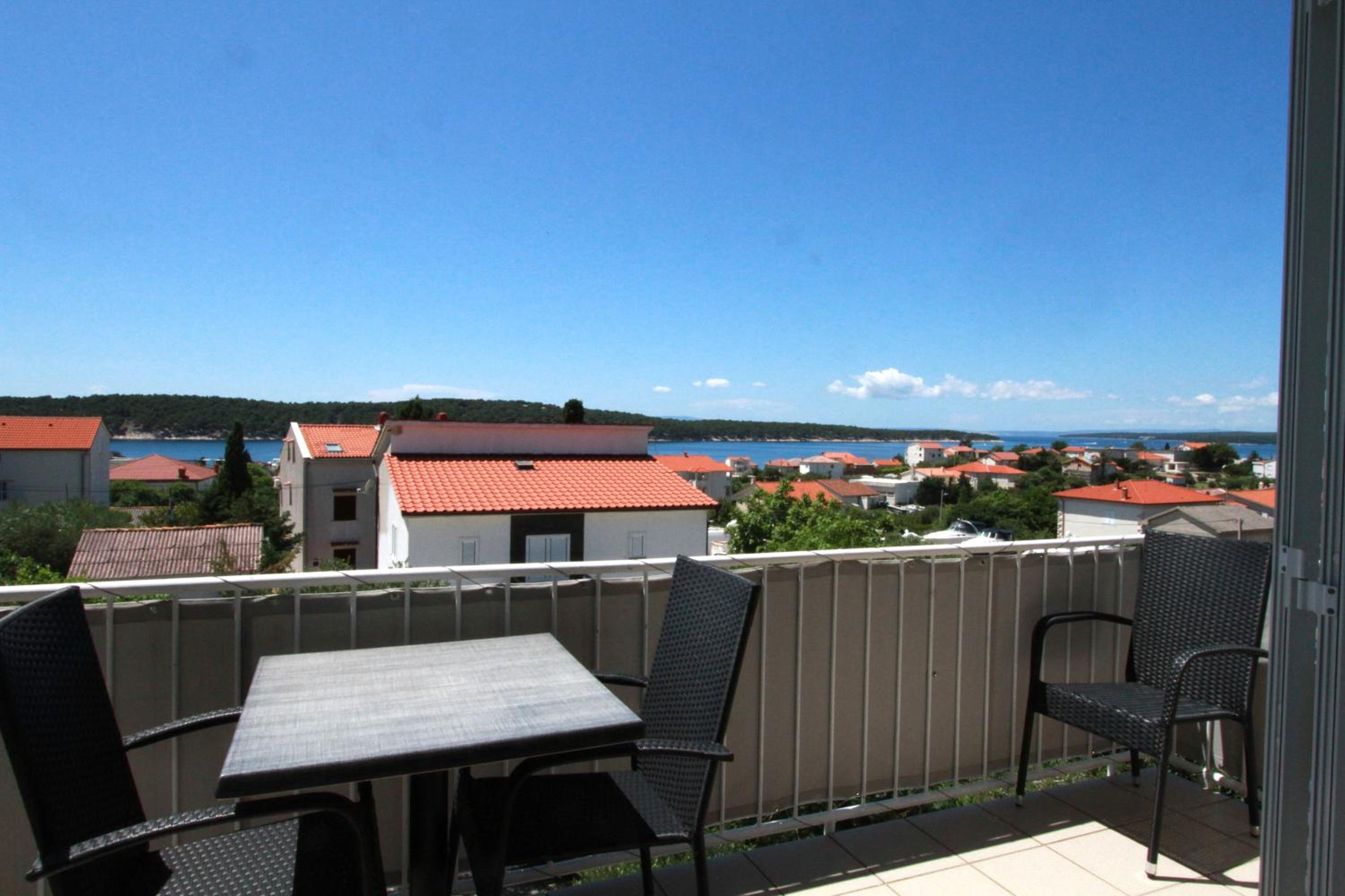 Apartment with Sea View - Photo 8