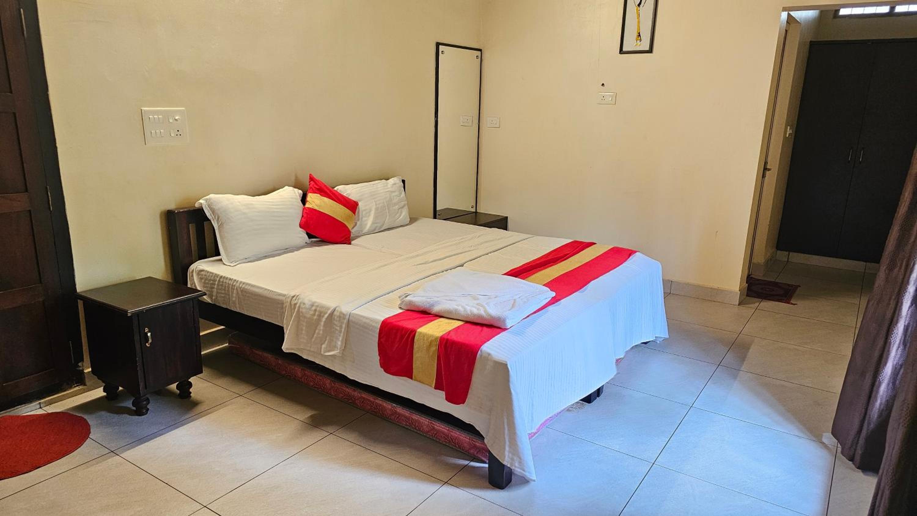 Large Double or Twin Room photo 3
