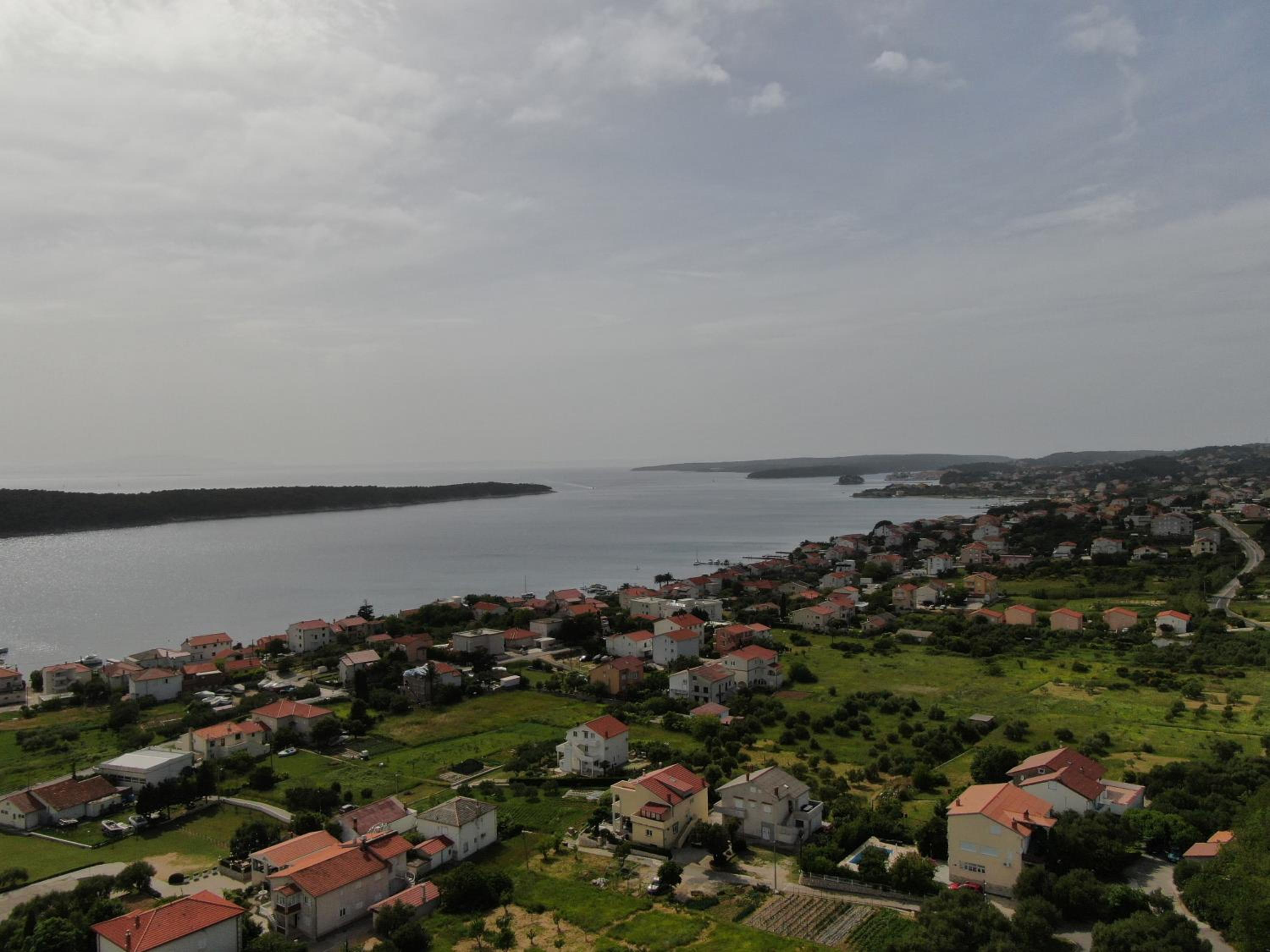 One-Bedroom Apartment with Balcony and Sea View - Photo 11