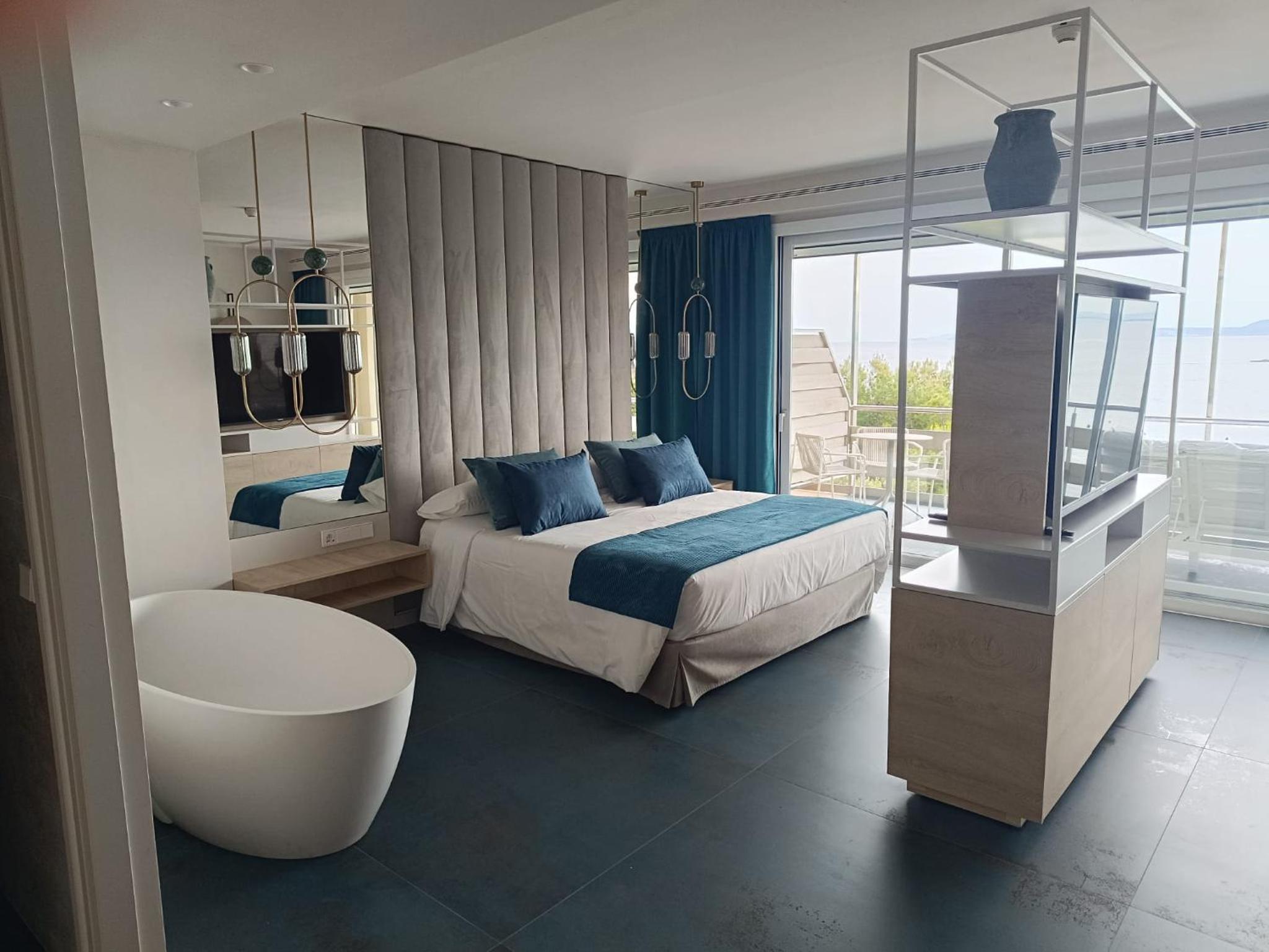 Junior Suite with Sea View photo 3