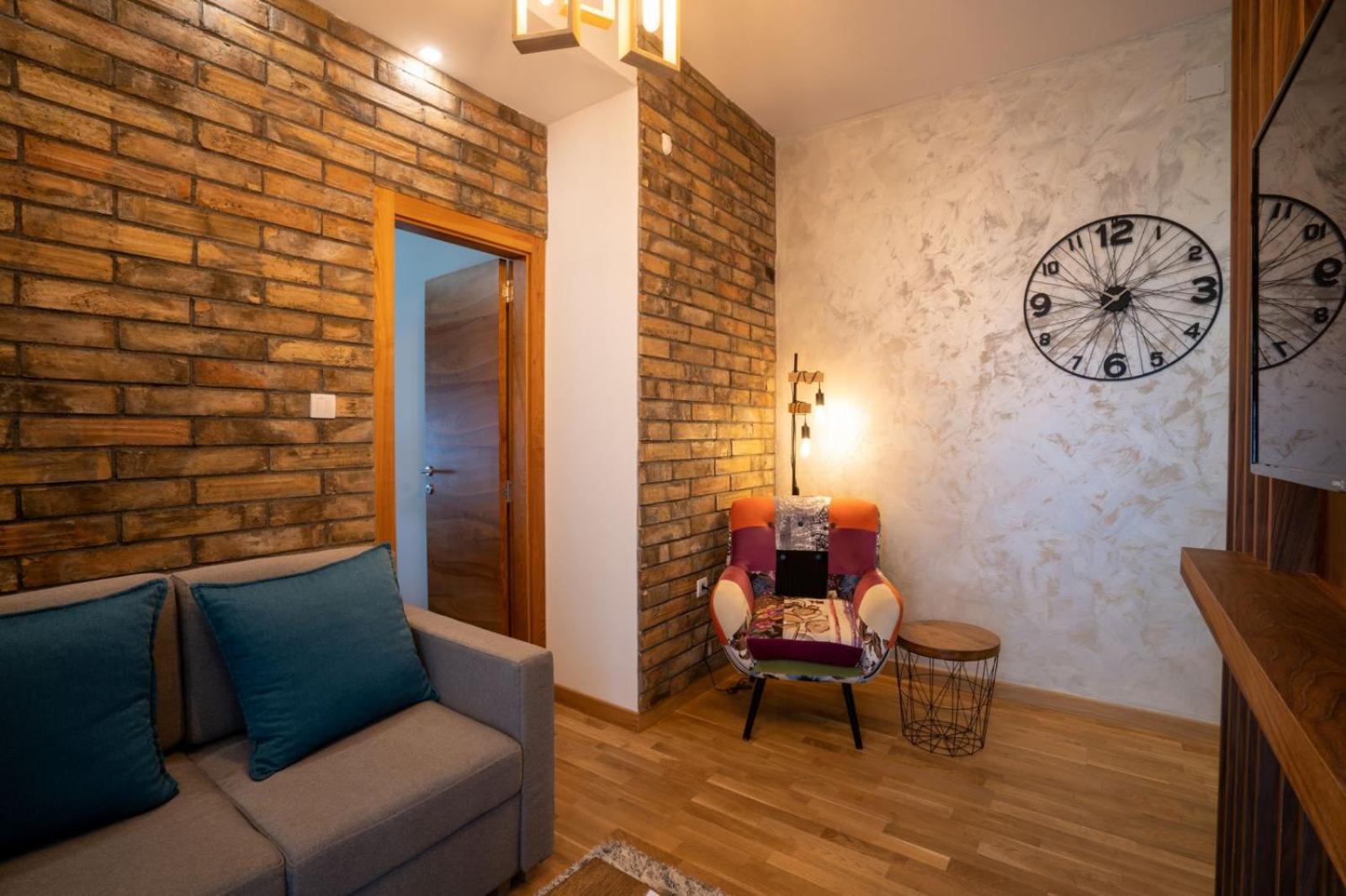 Deluxe Queen Suite - Photo 67