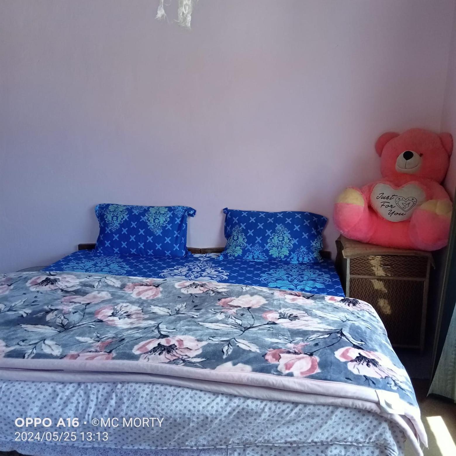 Deluxe King Room photo 1